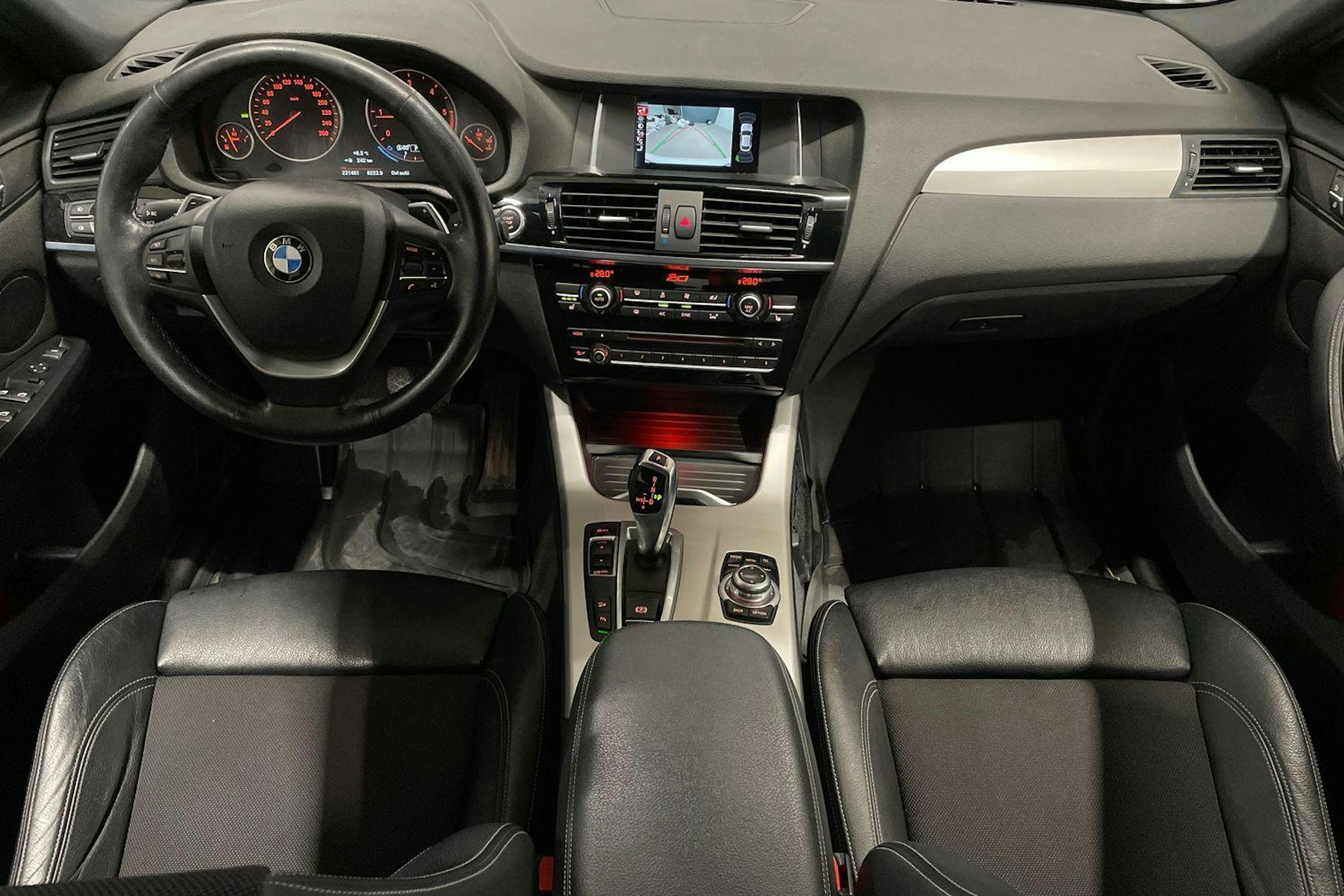 Valkoinen BMW X4 2016 kuva 7.