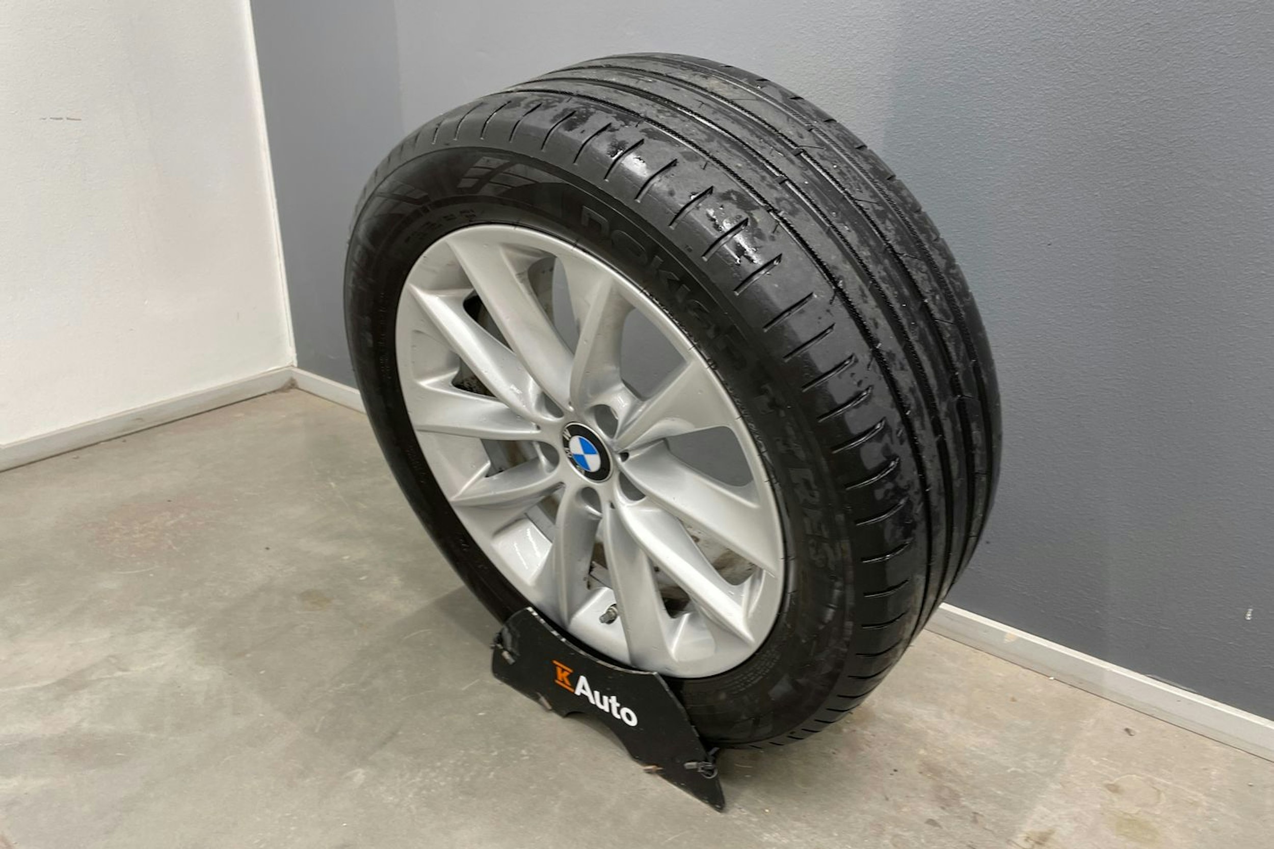 Valkoinen BMW X4 2016 kuva 11.