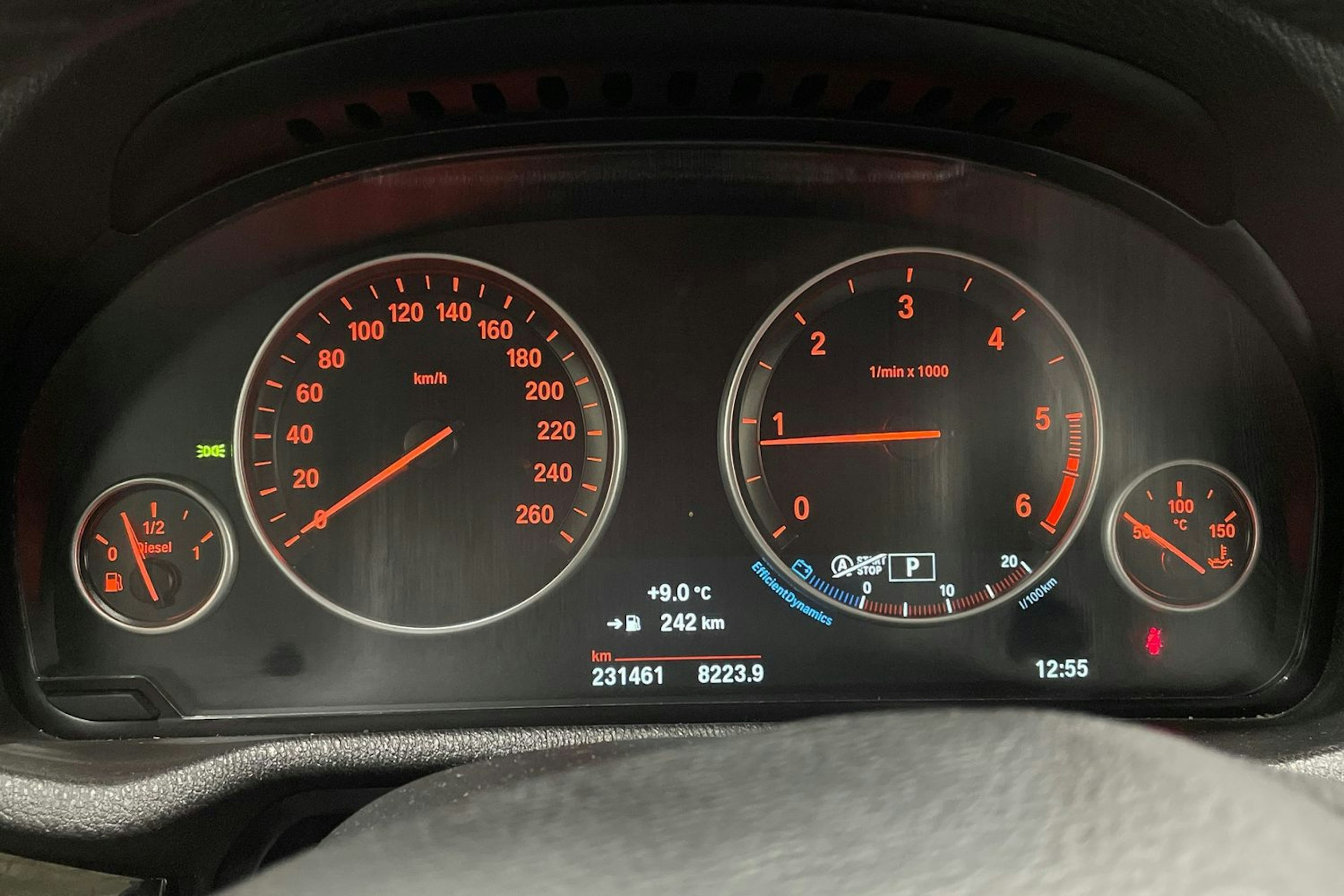 Valkoinen BMW X4 2016 kuva 13.