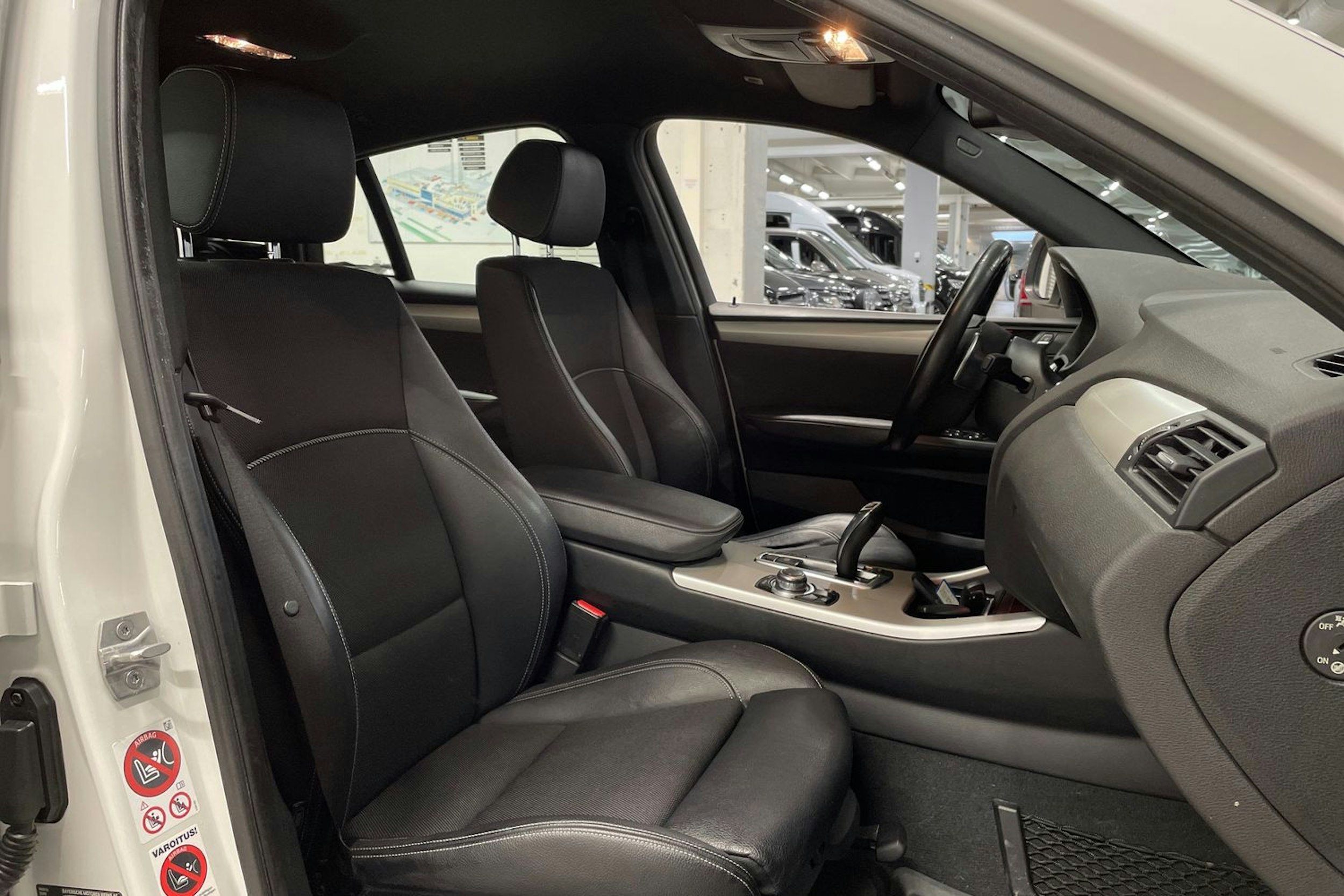 Valkoinen BMW X4 2016 kuva 25.