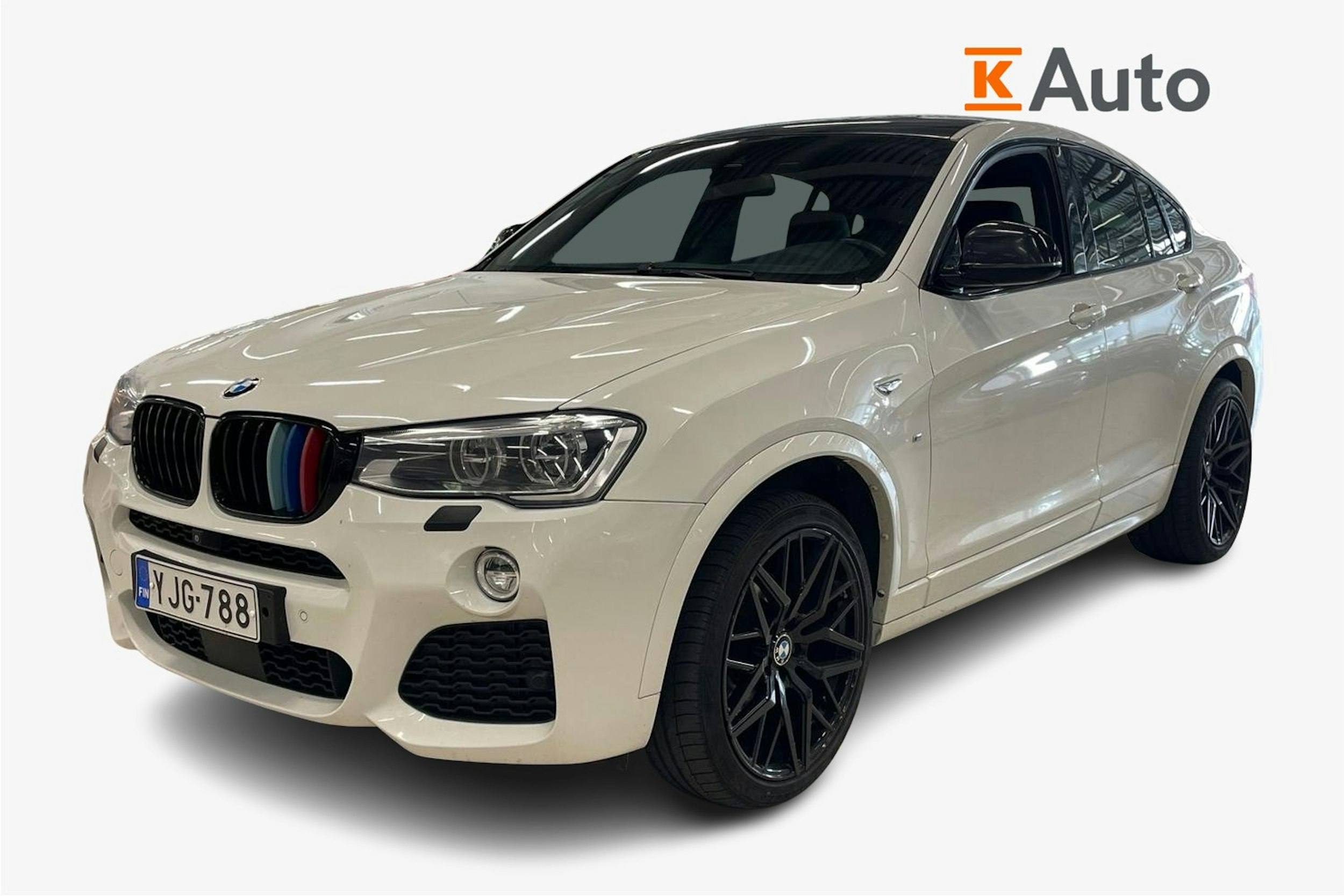 valkoinen BMW X4 2016 kuva 1.
