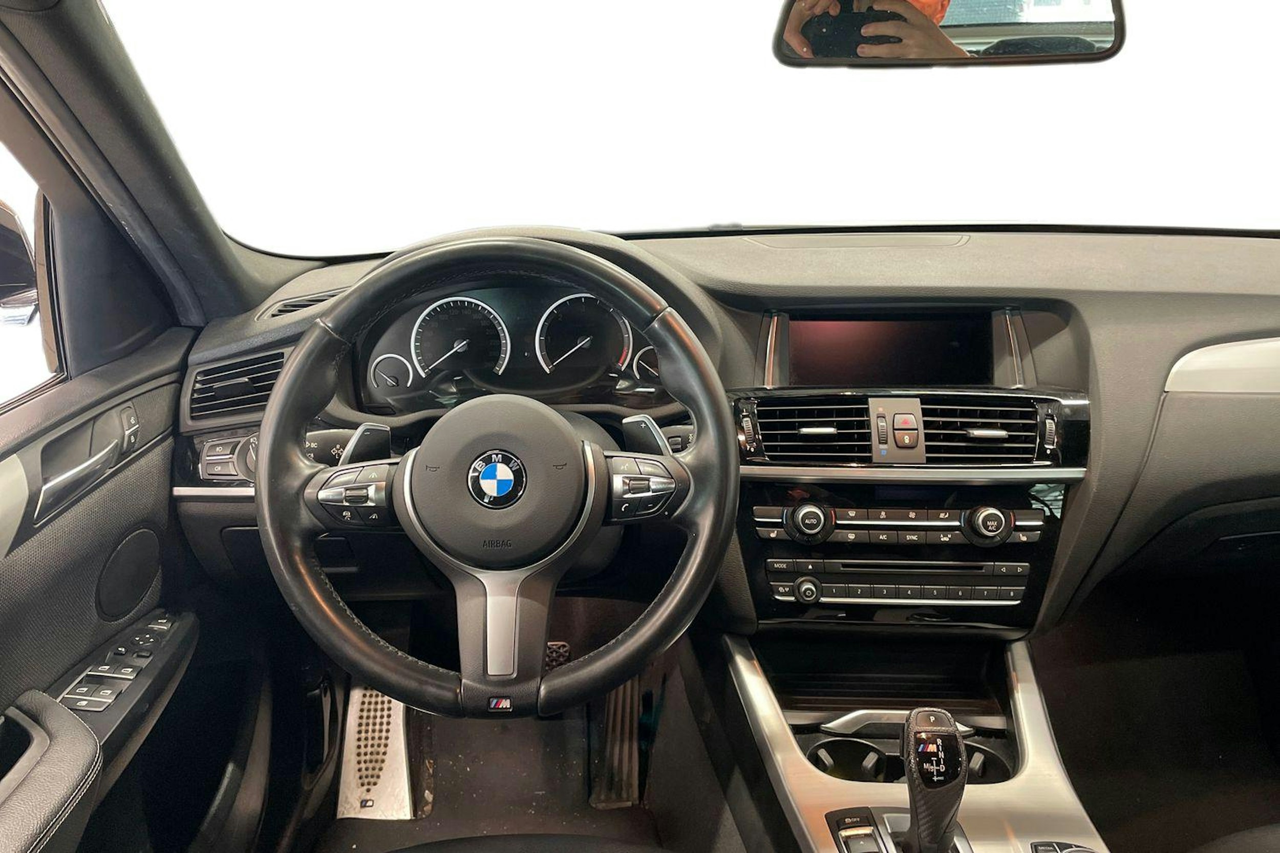 valkoinen BMW X4 2016 kuva 3.