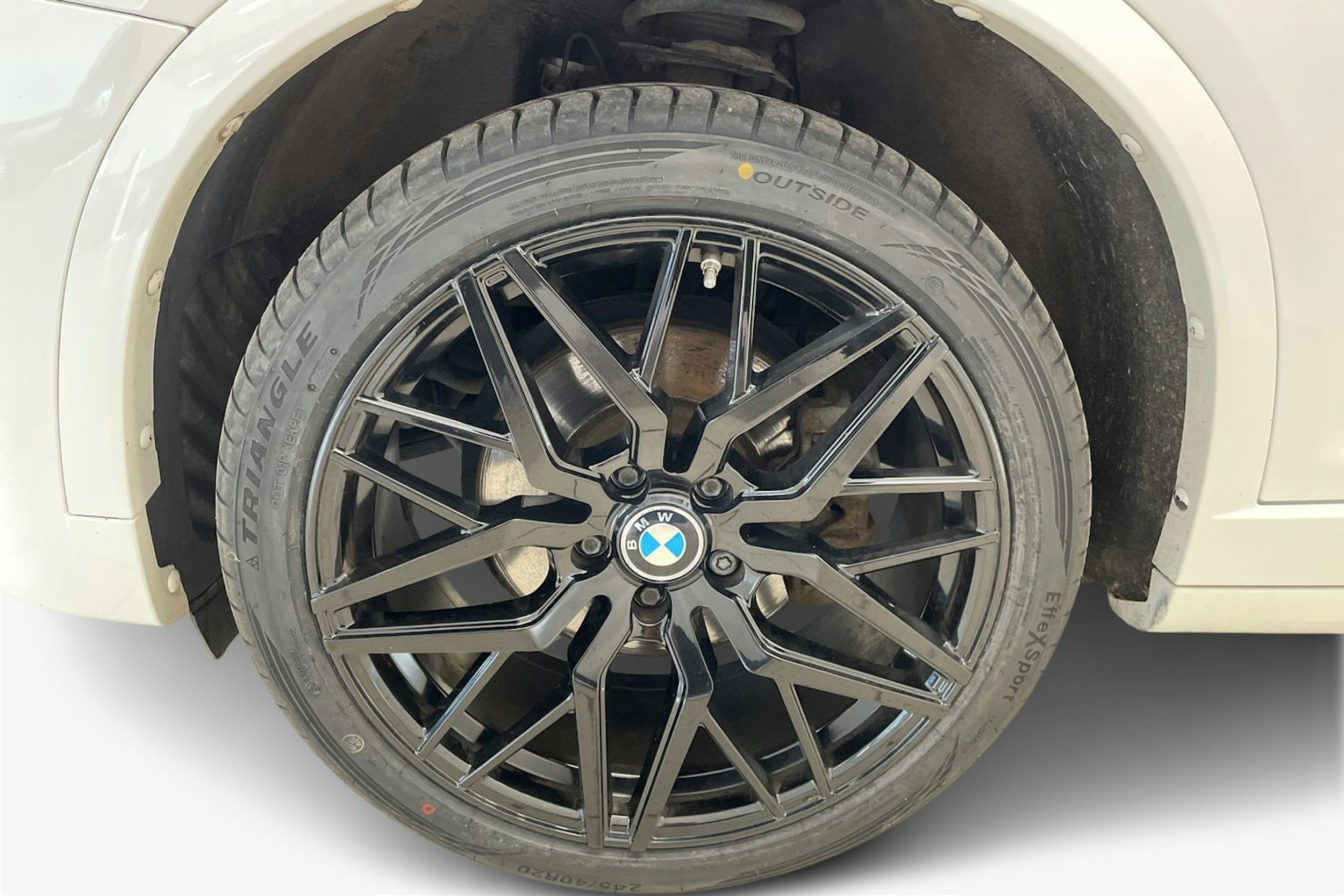 valkoinen BMW X4 2016 kuva 11.