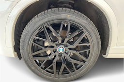 valkoinen BMW X4 2016 kuva 11.