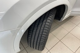 valkoinen BMW X4 2016 kuva 13.