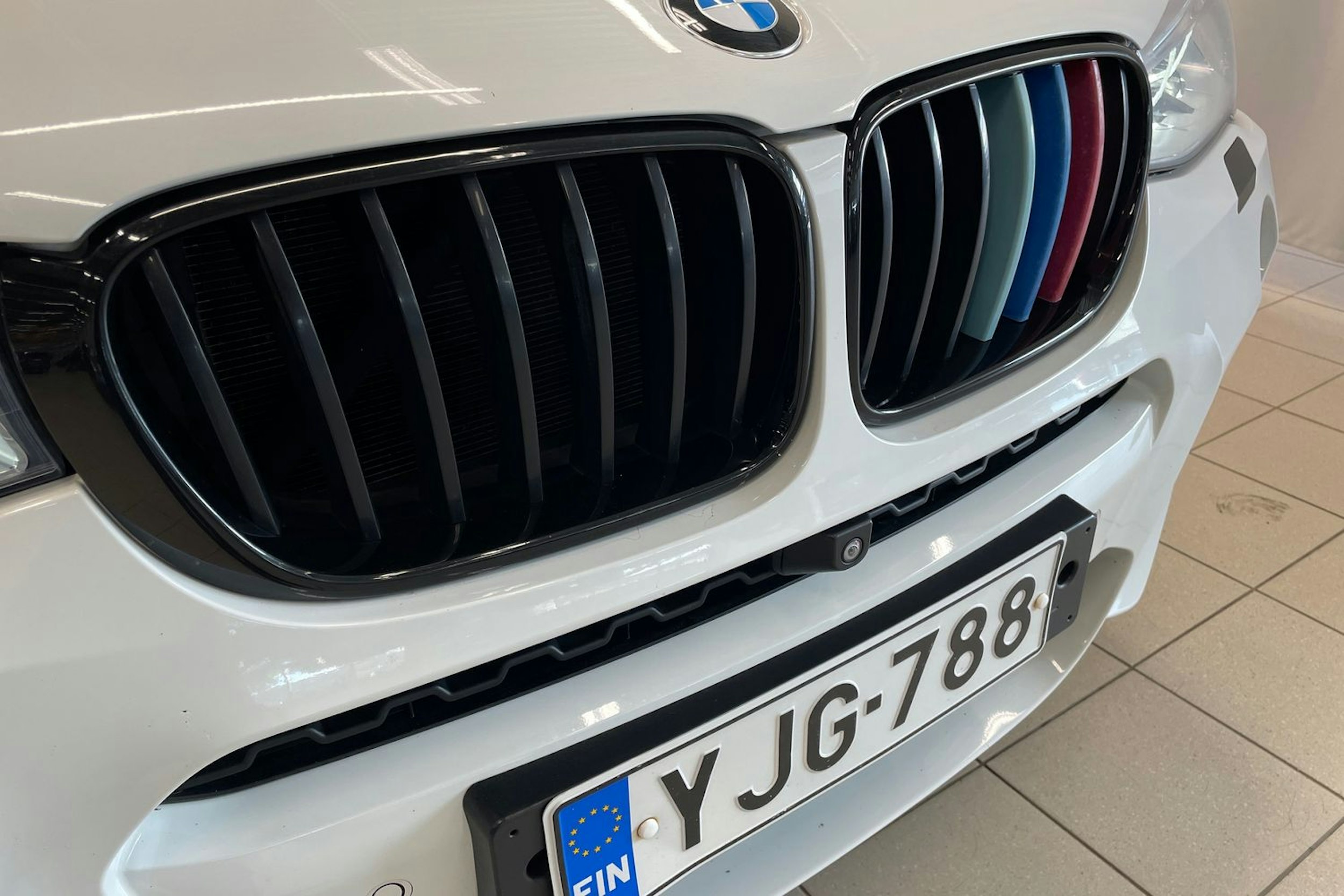 valkoinen BMW X4 2016 kuva 28.