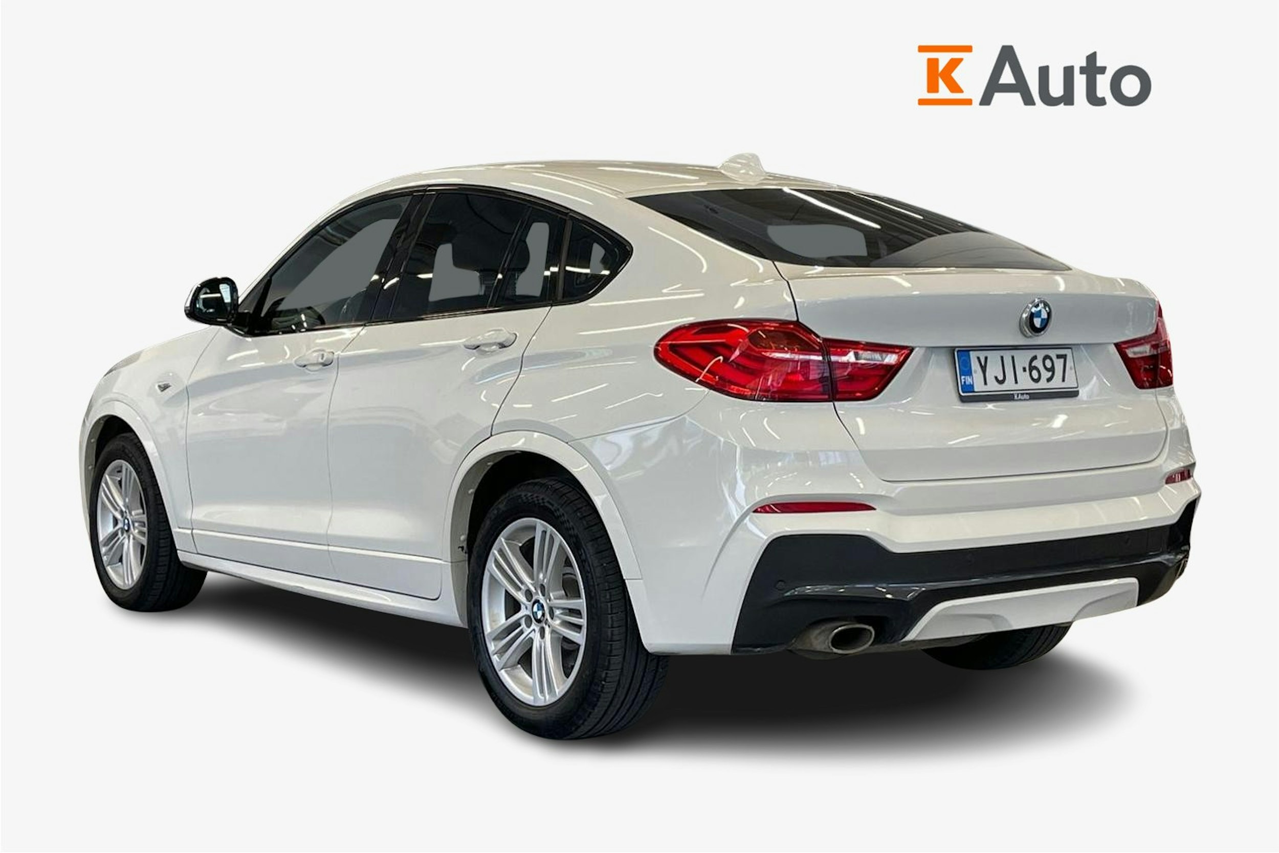 Valkoinen BMW X4 2016 kuva 2.