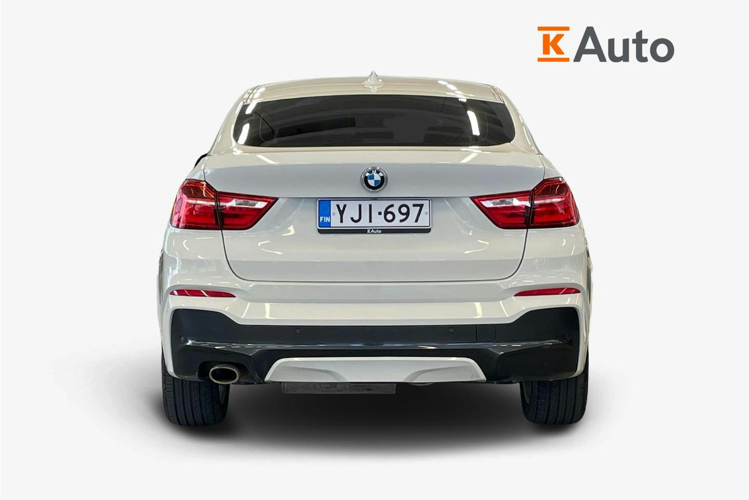 Valkoinen BMW X4 2016 kuva 3.