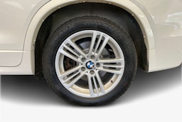 Valkoinen BMW X4 2016 kuva 11.