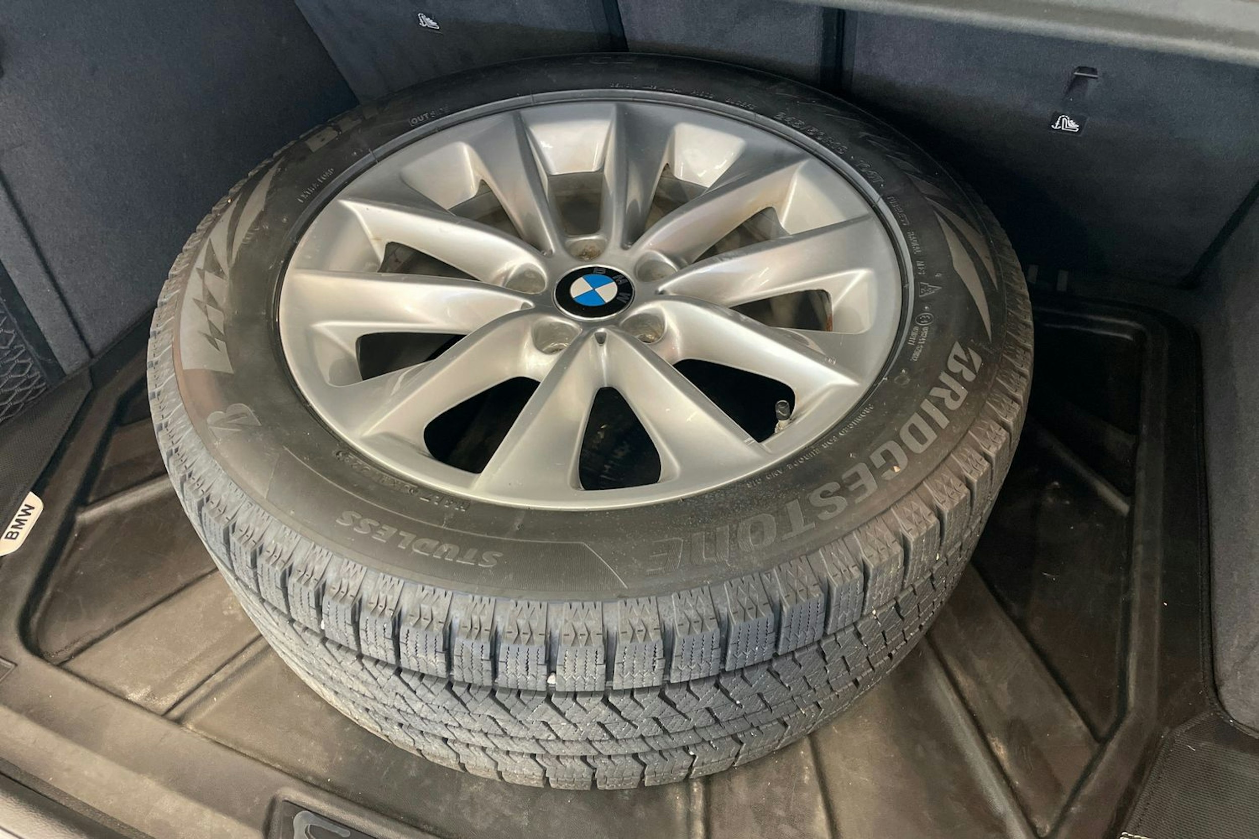 Valkoinen BMW X4 2016 kuva 13.