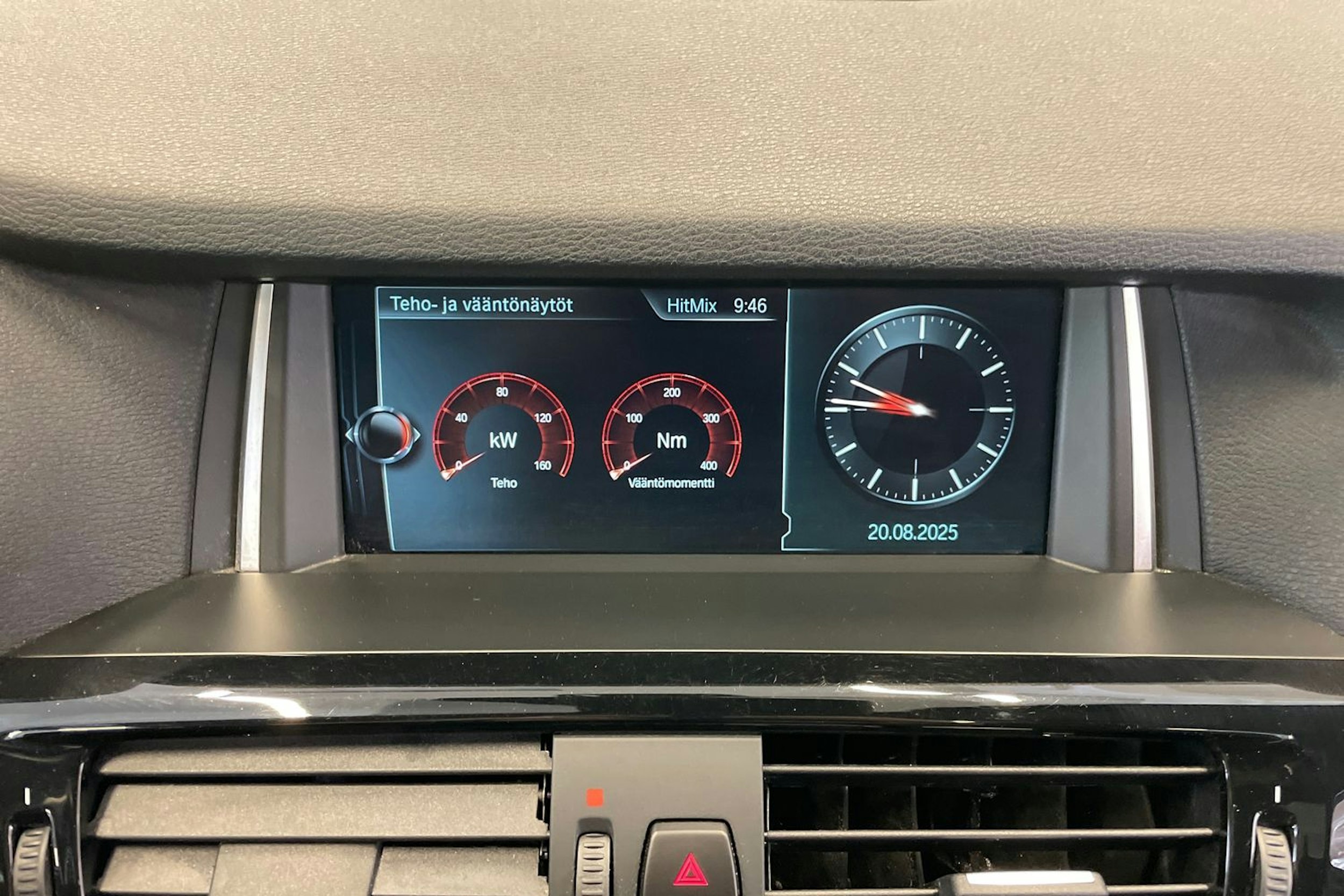 Valkoinen BMW X4 2016 kuva 21.