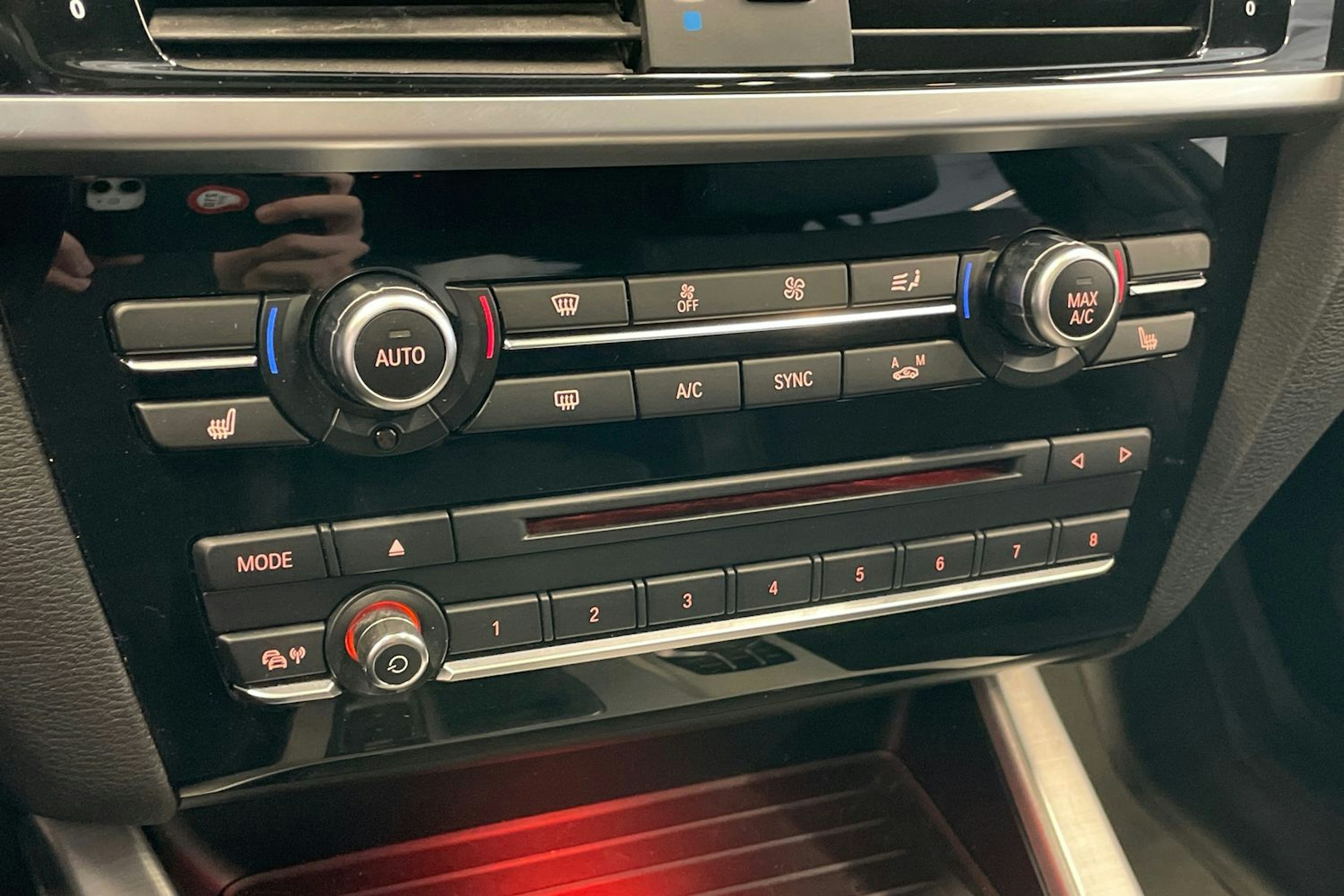 Valkoinen BMW X4 2016 kuva 23.
