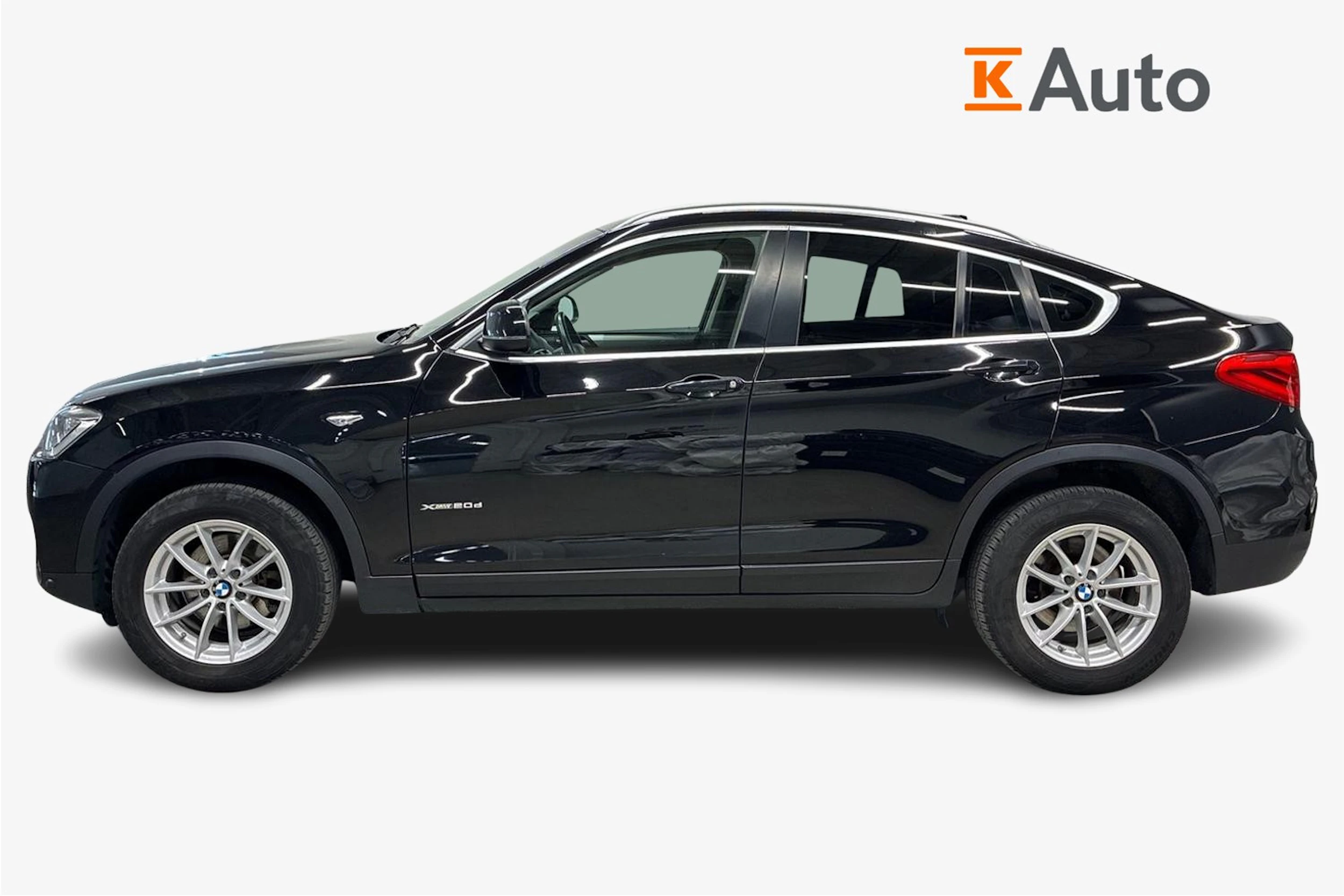 Musta BMW X4 2017 kuva 7.