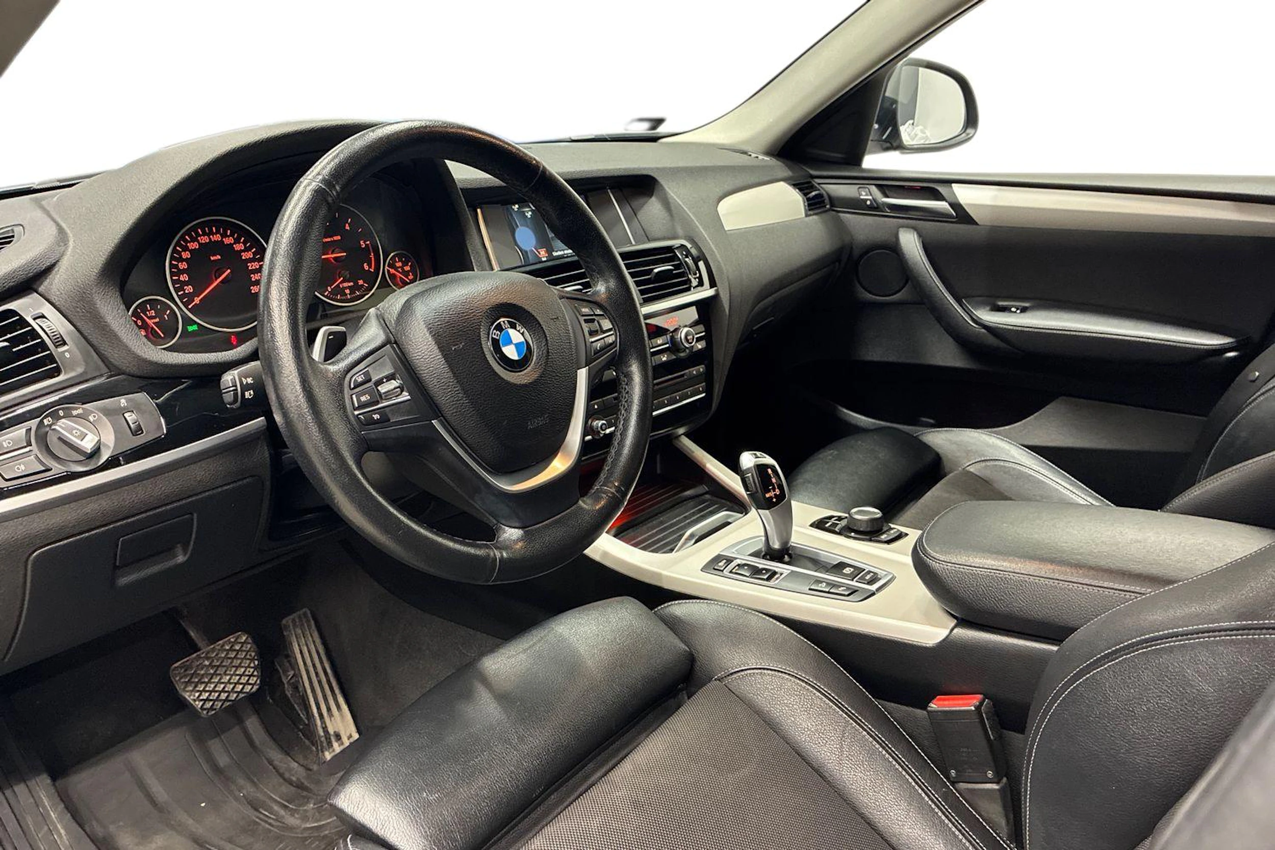 Musta BMW X4 2017 kuva 8.