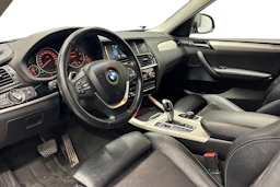 Musta BMW X4 2017 kuva 8.