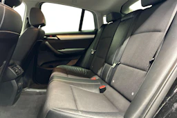Musta BMW X4 2017 kuva 11.