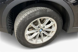 Musta BMW X4 2017 kuva 12.