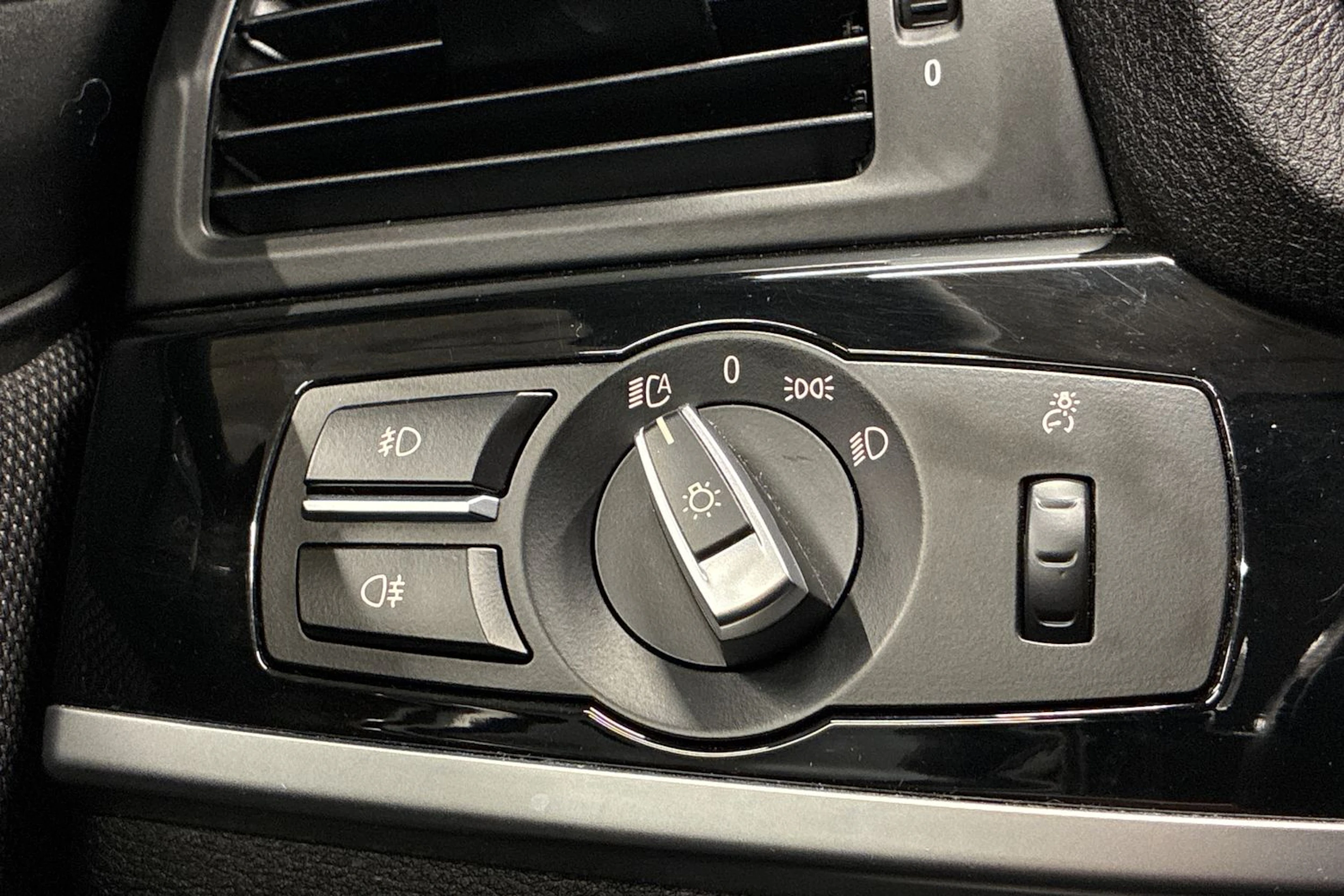 Musta BMW X4 2017 kuva 19.