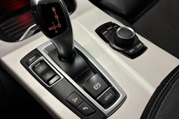Musta BMW X4 2017 kuva 21.