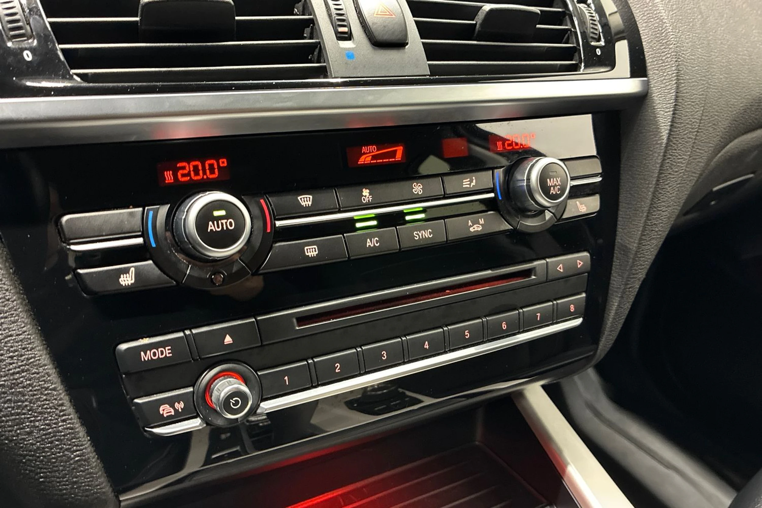 Musta BMW X4 2017 kuva 22.
