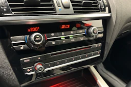 Musta BMW X4 2017 kuva 22.