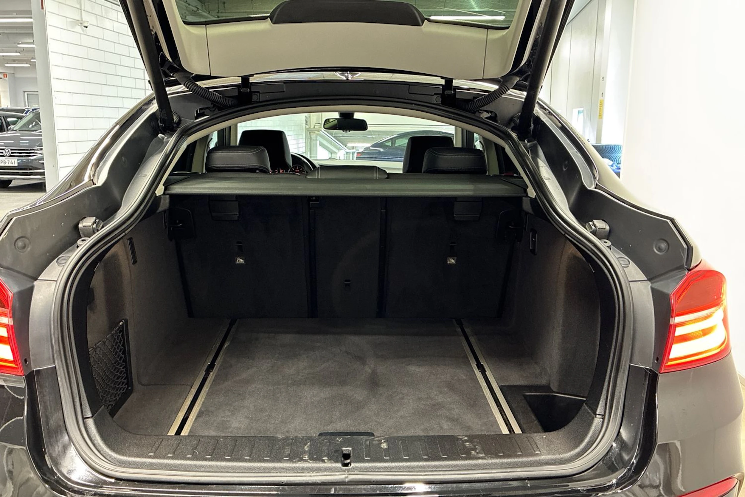 Musta BMW X4 2017 kuva 25.