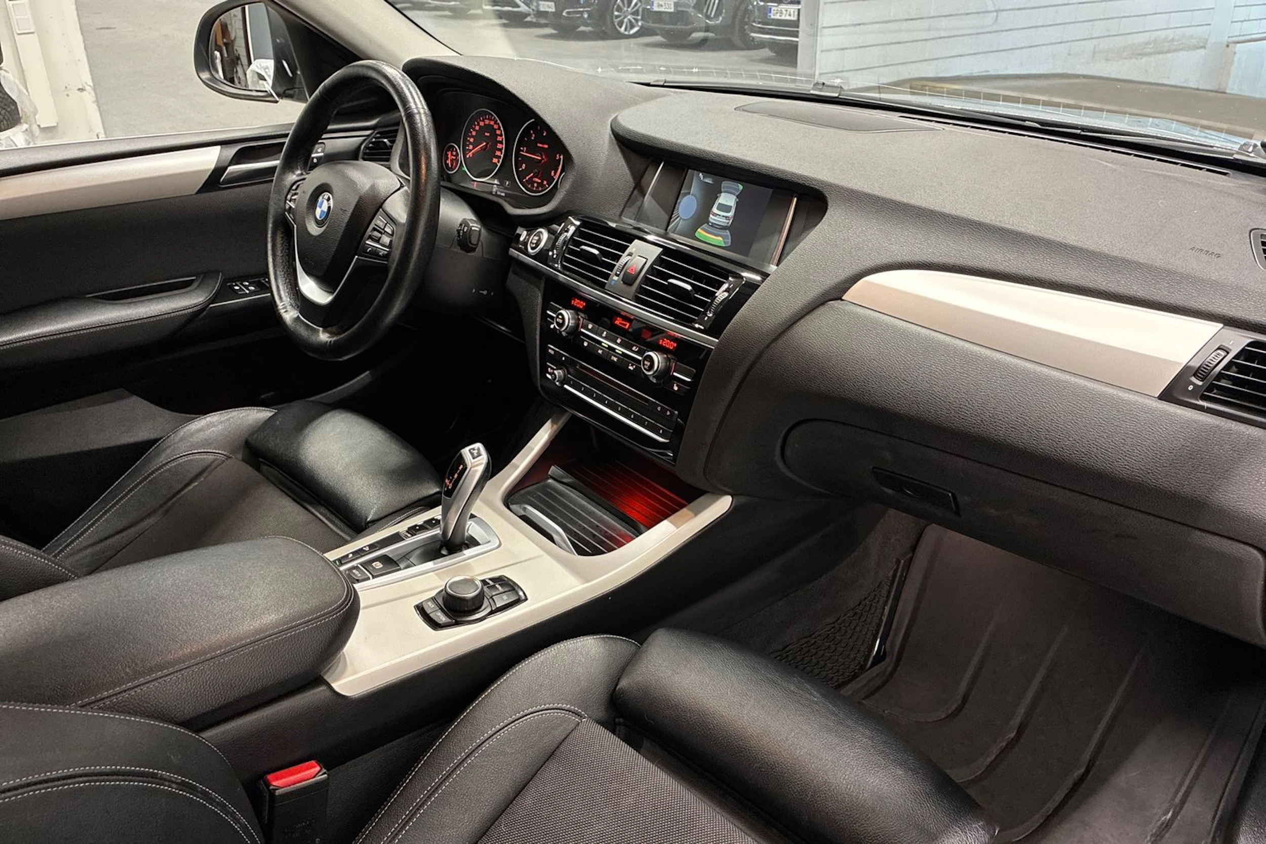 Musta BMW X4 2017 kuva 28.