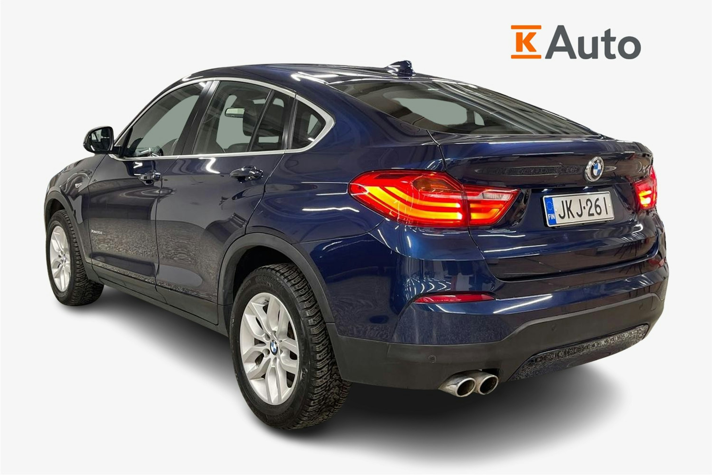 sininen BMW X4 2017 kuva 2.