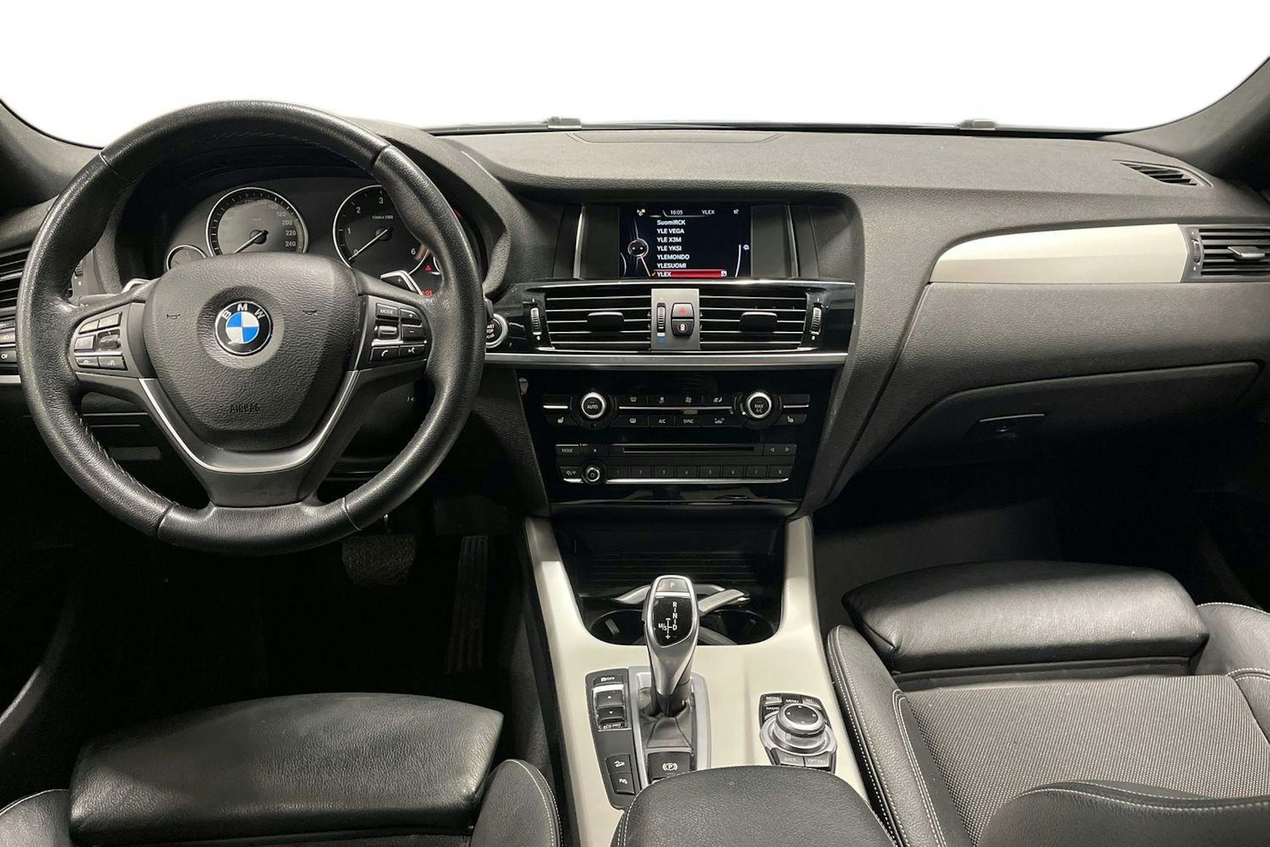 sininen BMW X4 2017 kuva 7.