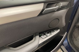 sininen BMW X4 2017 kuva 11.