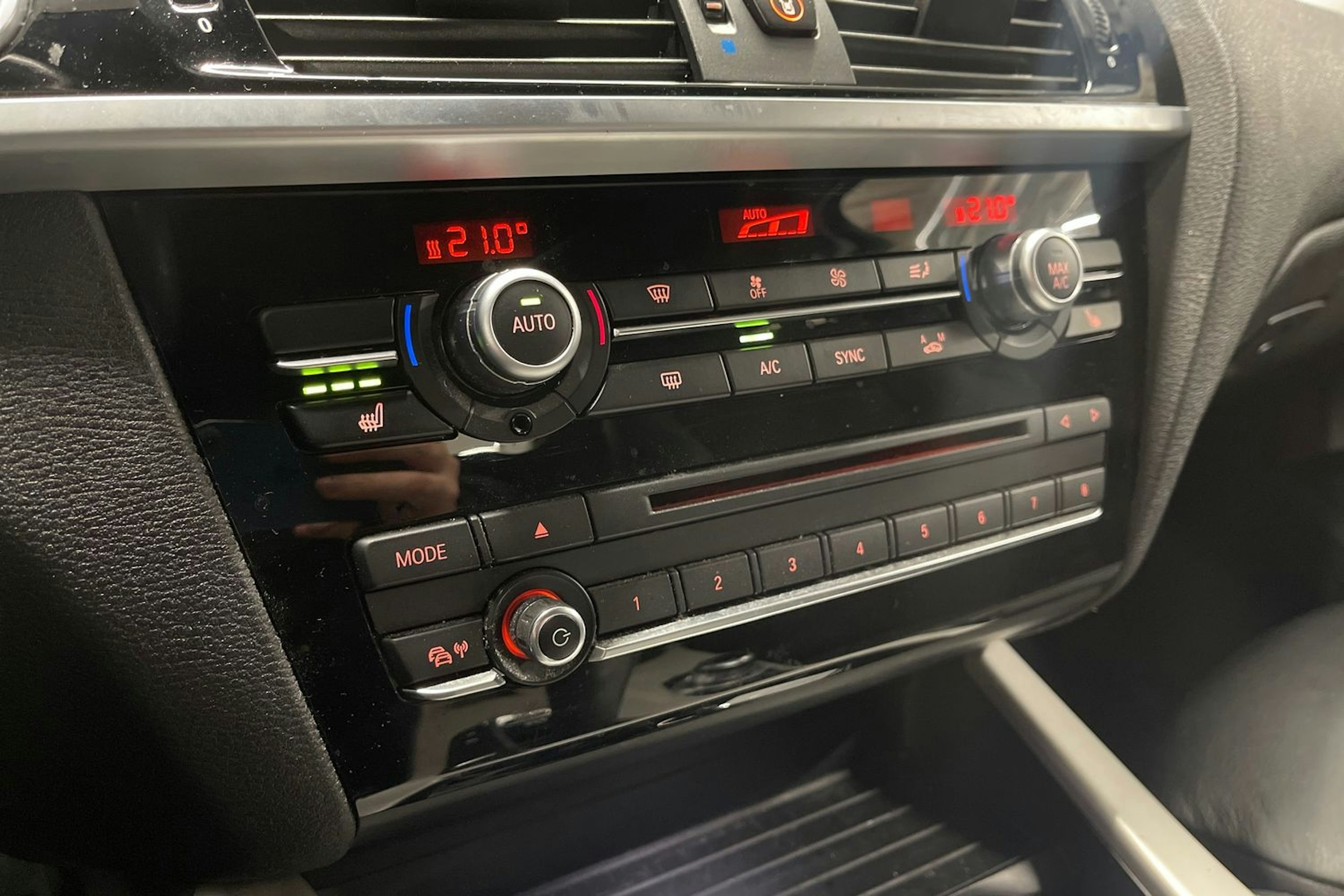 sininen BMW X4 2017 kuva 19.