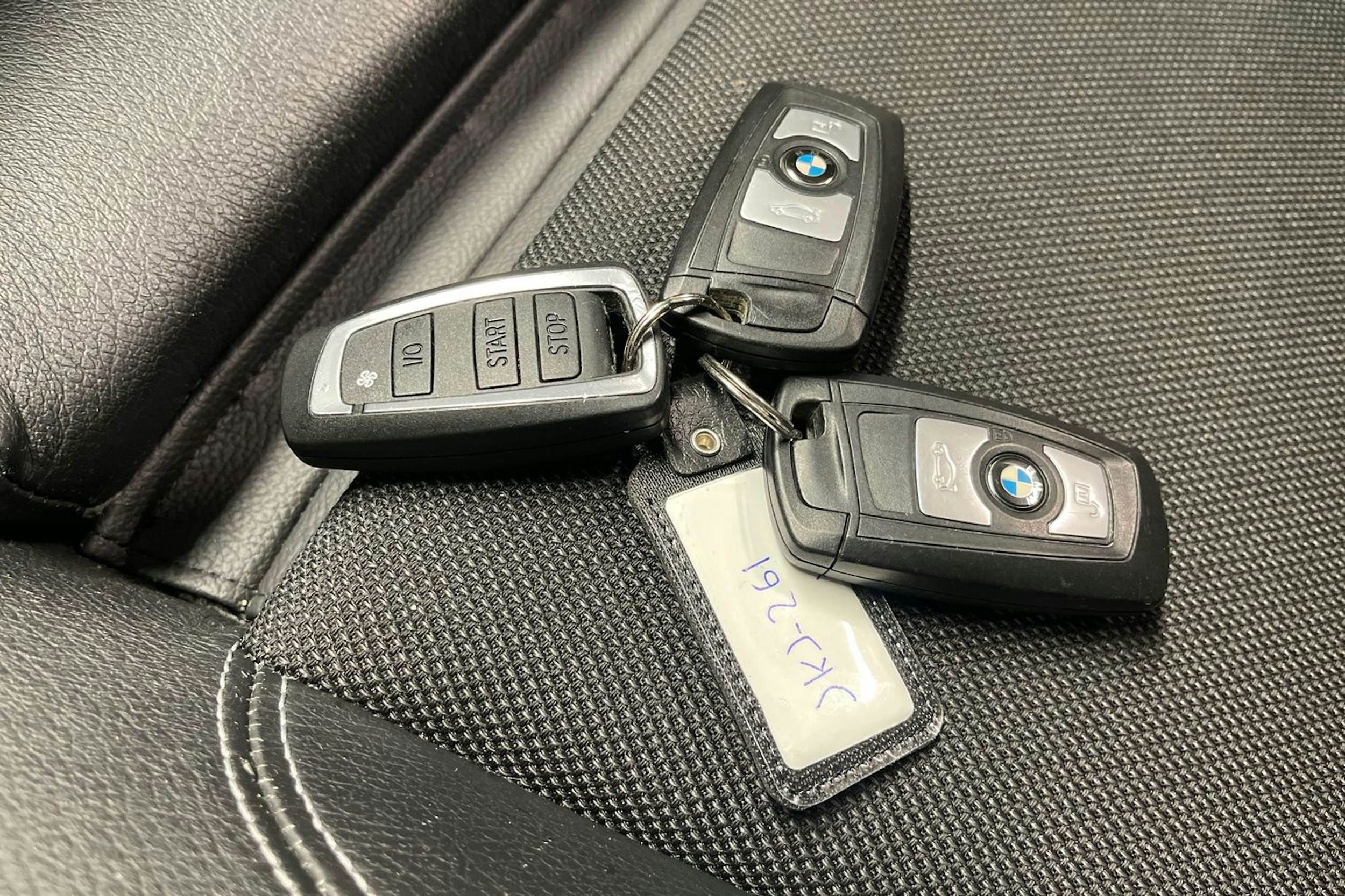 sininen BMW X4 2017 kuva 21.