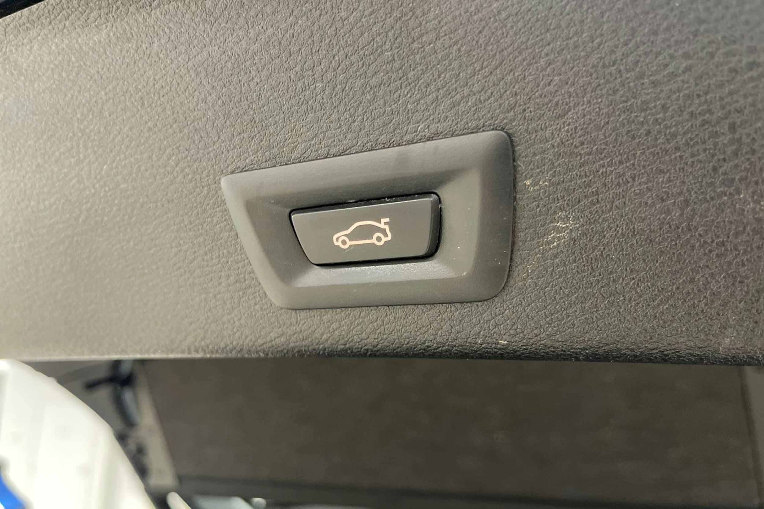 sininen BMW X4 2017 kuva 22.