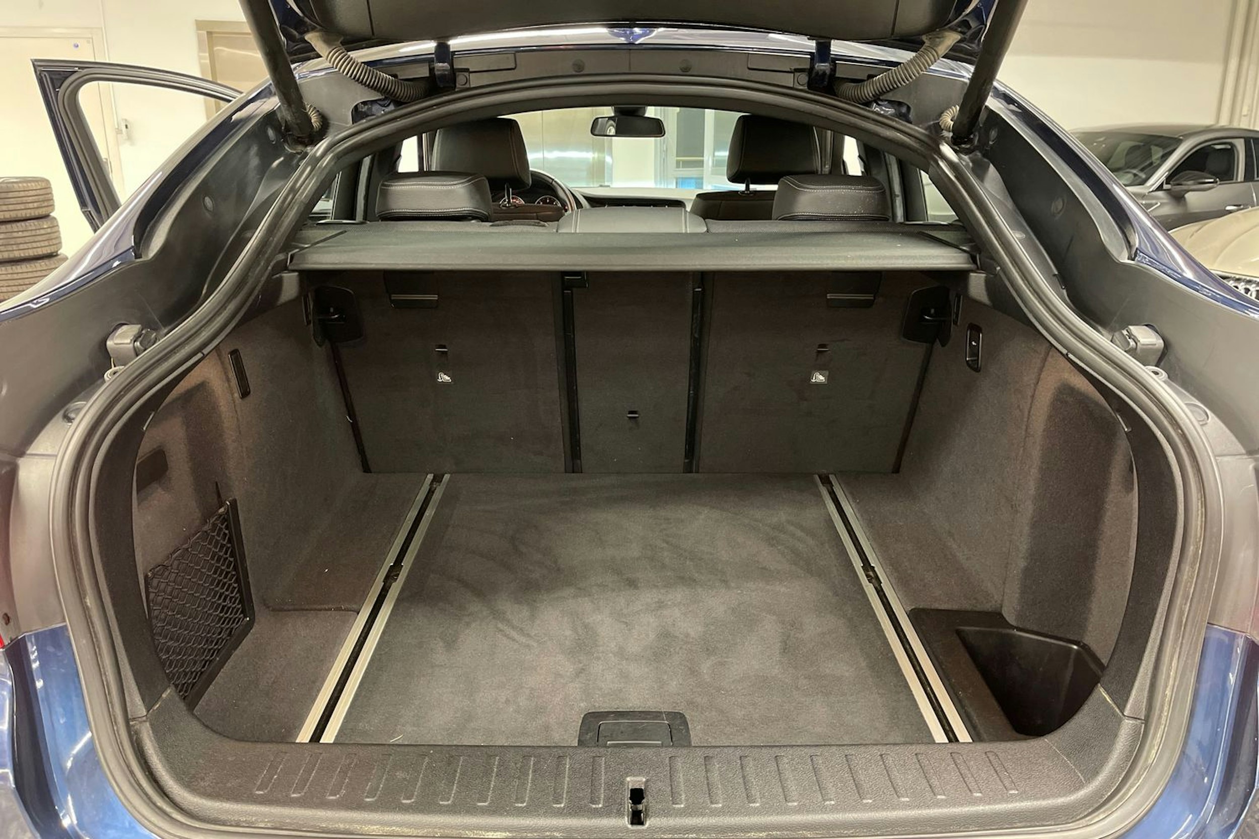 sininen BMW X4 2017 kuva 23.