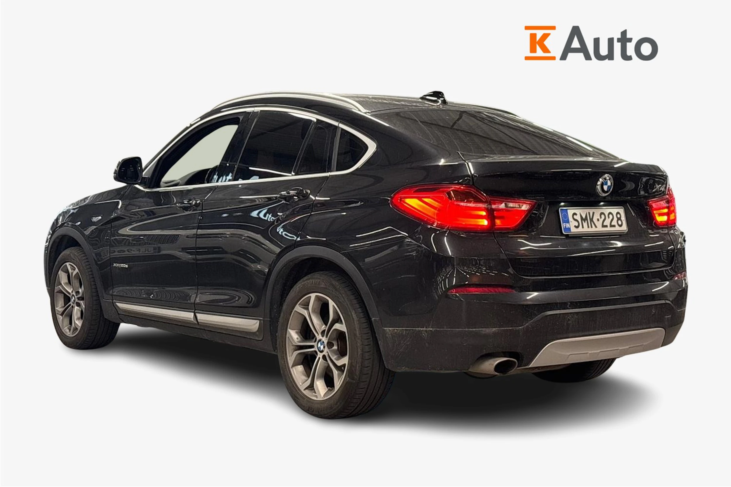 musta BMW X4 2018 kuva 2.