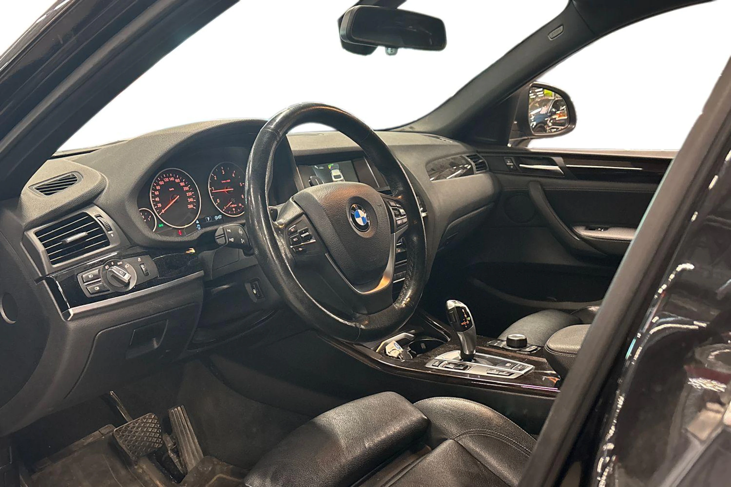musta BMW X4 2018 kuva 3.