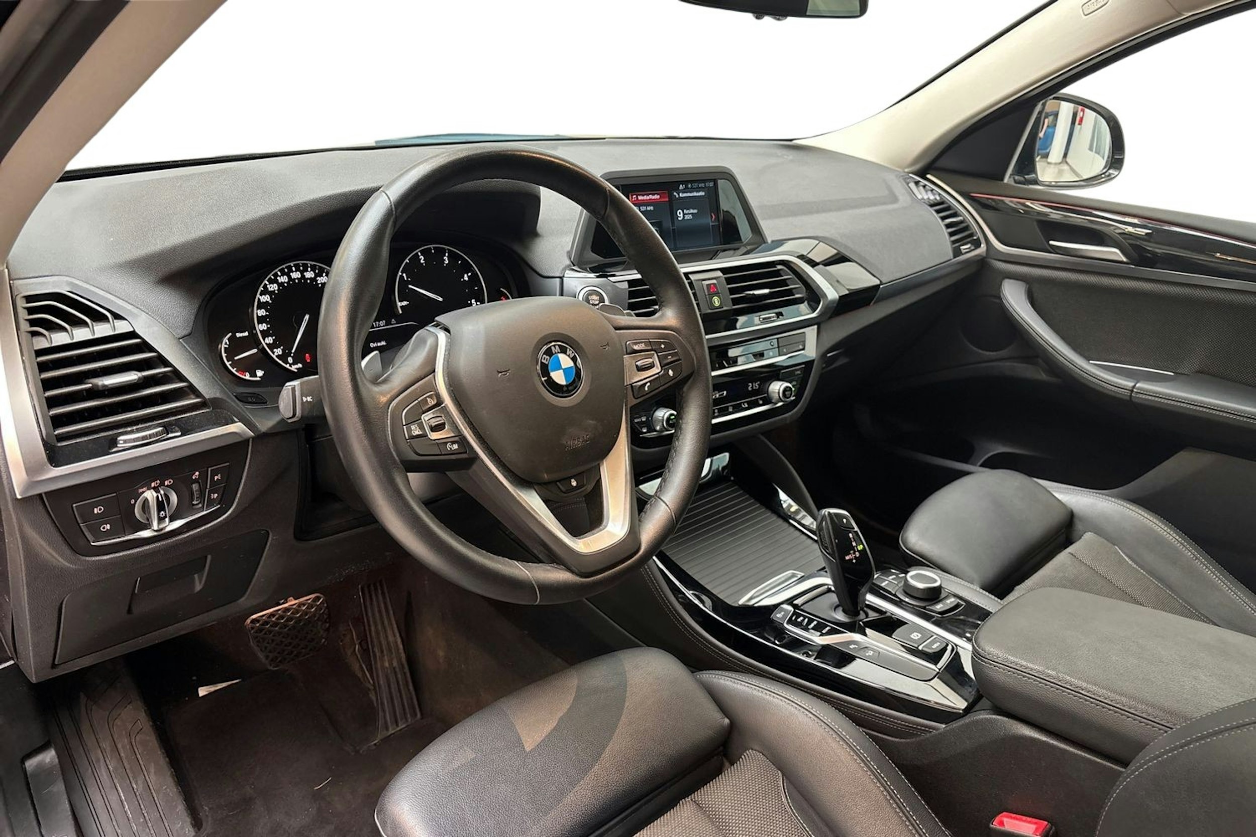 musta BMW X4 2019 kuva 7.