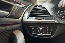 musta BMW X4 2019 kuva 18.