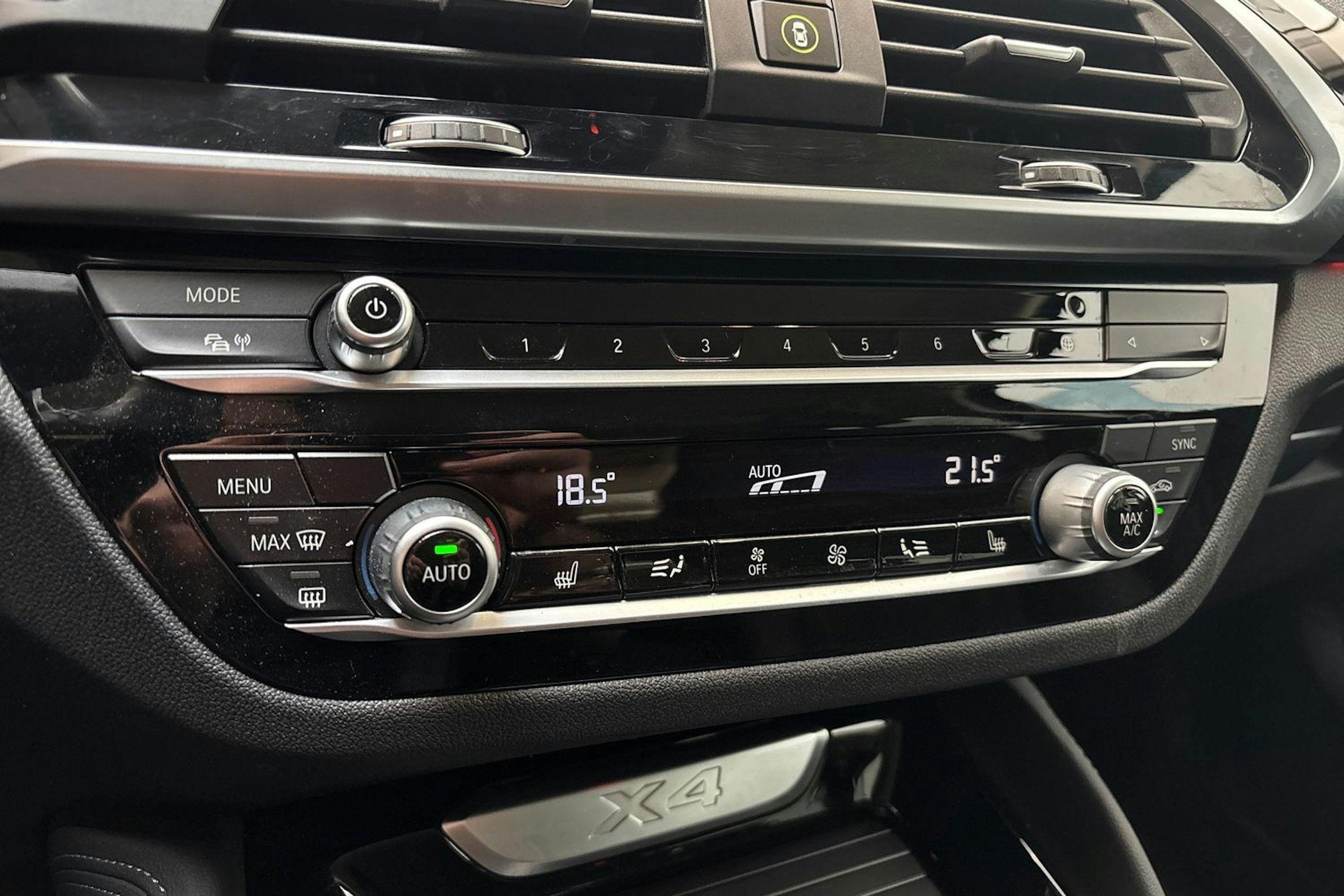 musta BMW X4 2019 kuva 23.