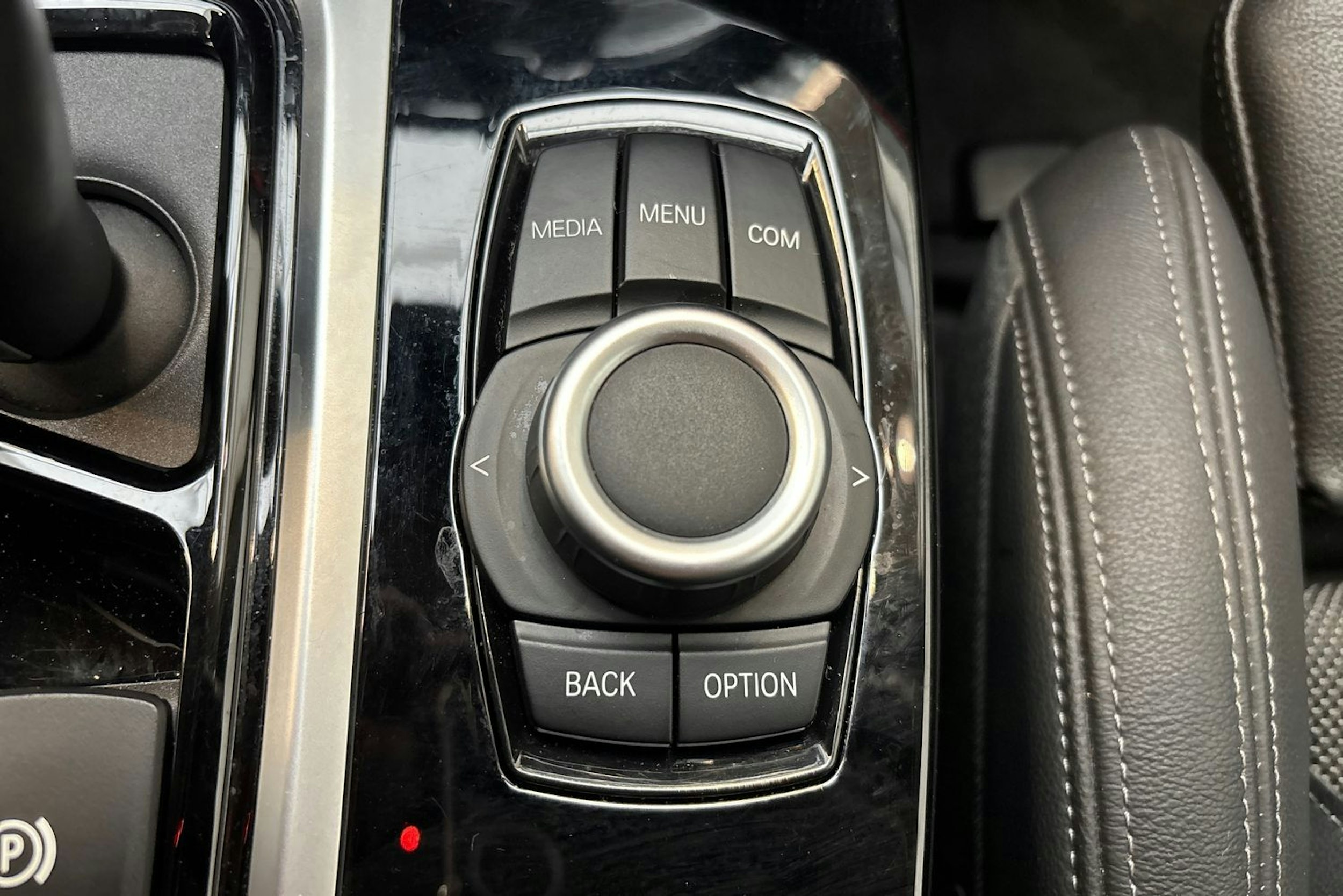 musta BMW X4 2019 kuva 26.