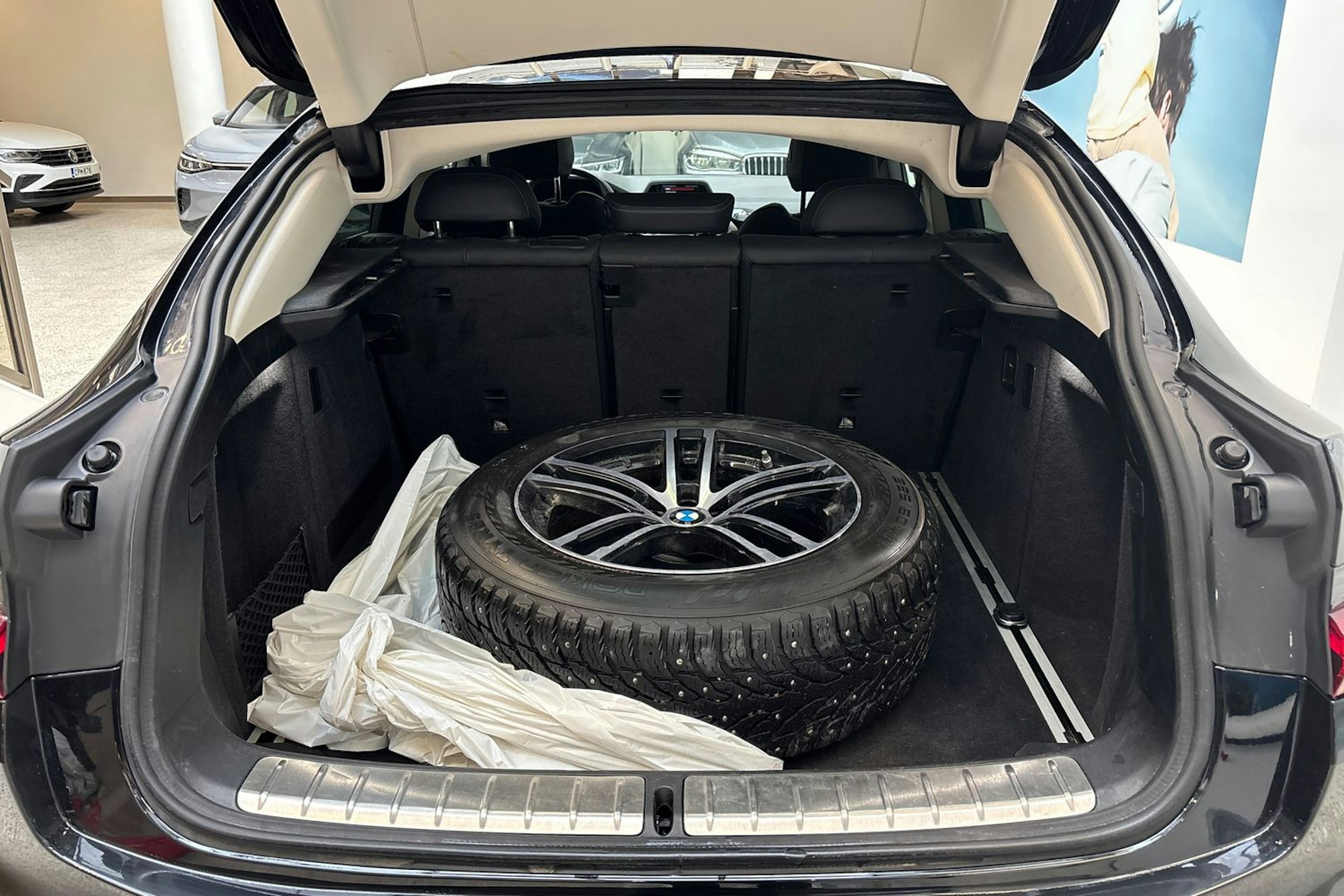 musta BMW X4 2019 kuva 29.