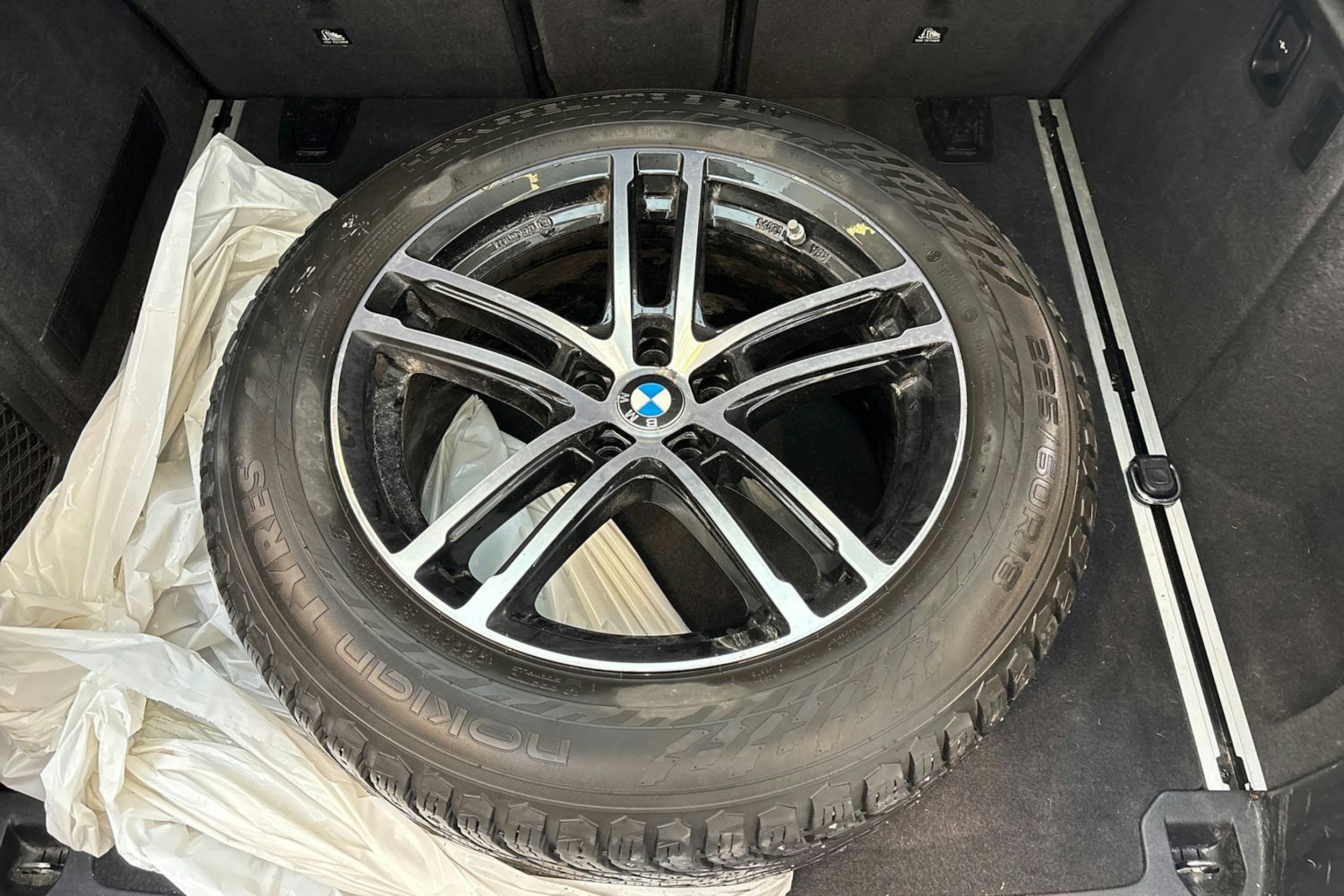 musta BMW X4 2019 kuva 30.