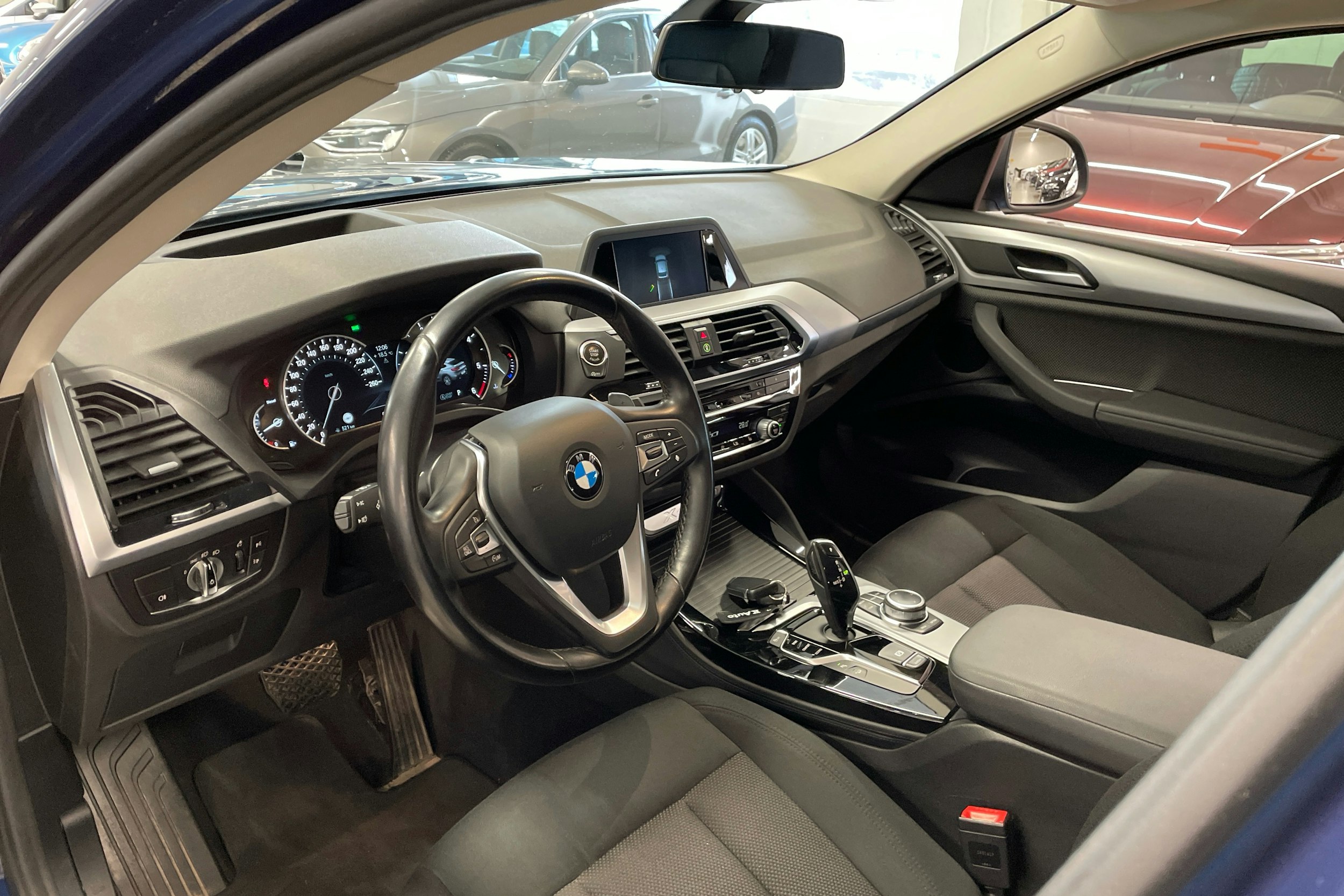 sininen BMW X4 2019 kuva 6.