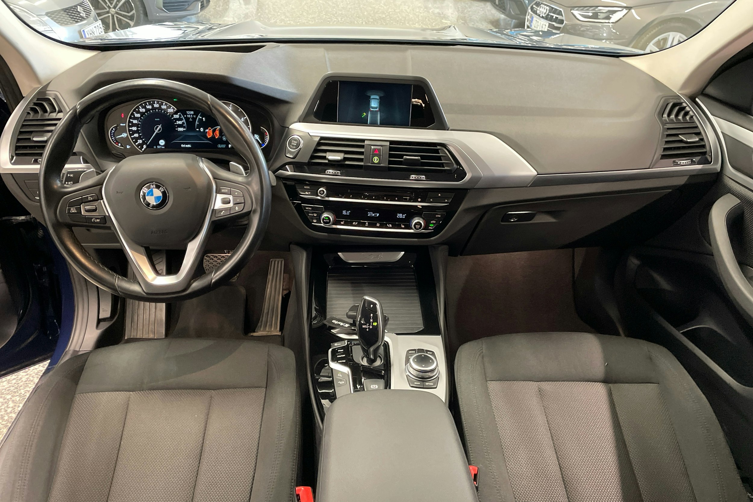 sininen BMW X4 2019 kuva 7.