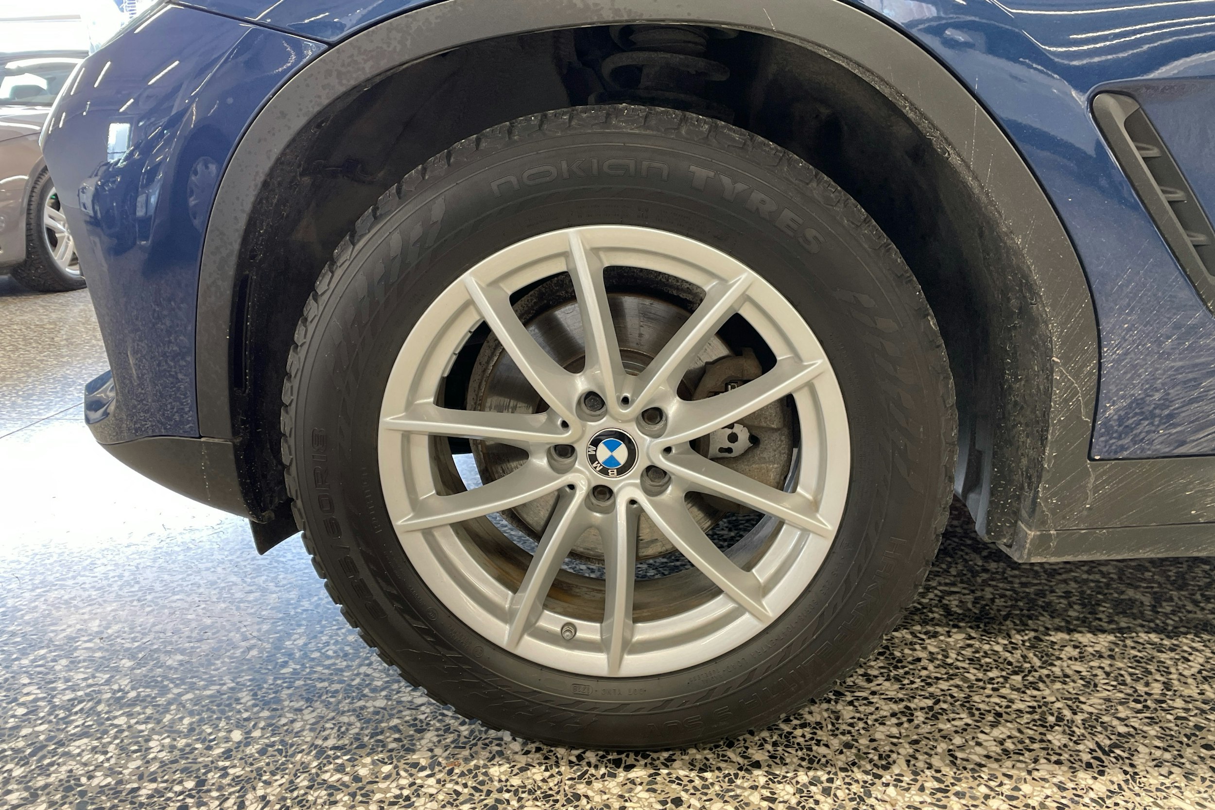 sininen BMW X4 2019 kuva 9.