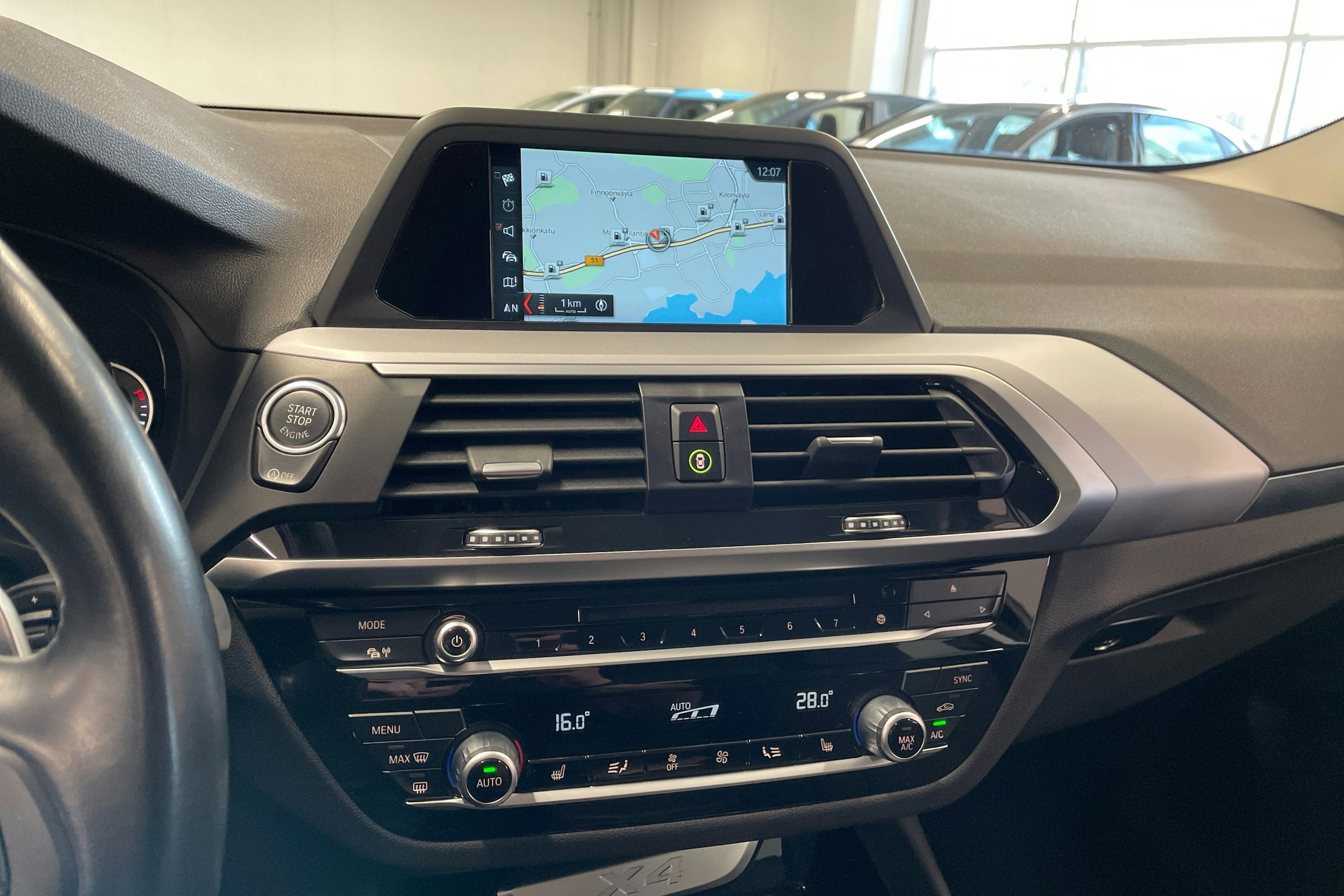 sininen BMW X4 2019 kuva 14.