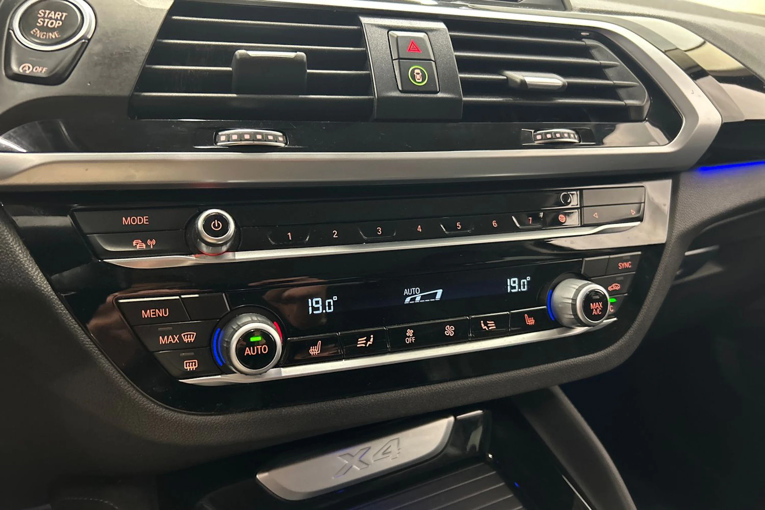 musta BMW X4 2019 kuva 20.
