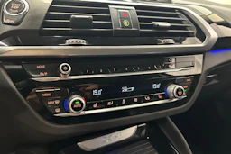 musta BMW X4 2019 kuva 20.