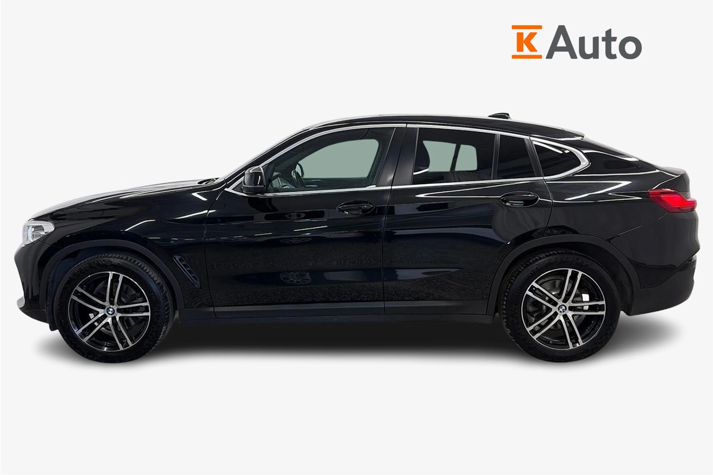 Musta BMW X4 2019 kuva 7.
