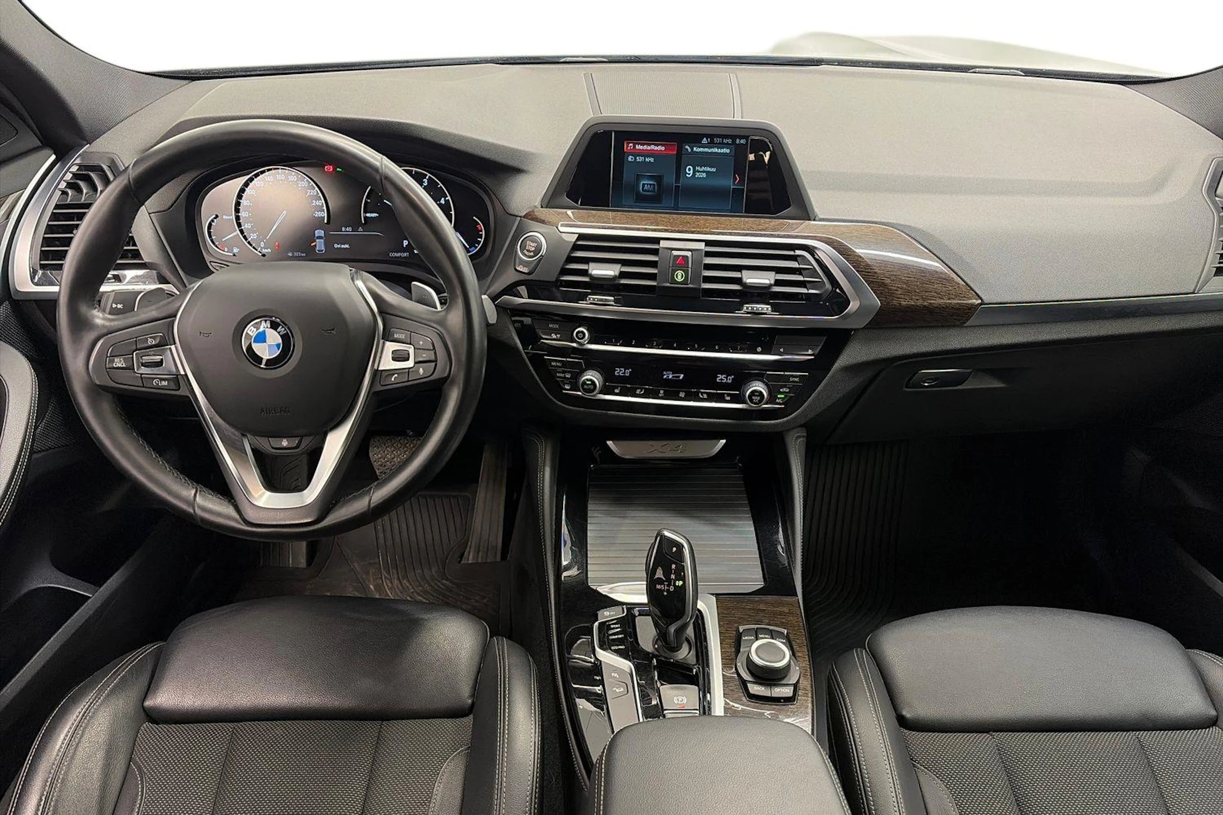 Musta BMW X4 2019 kuva 9.